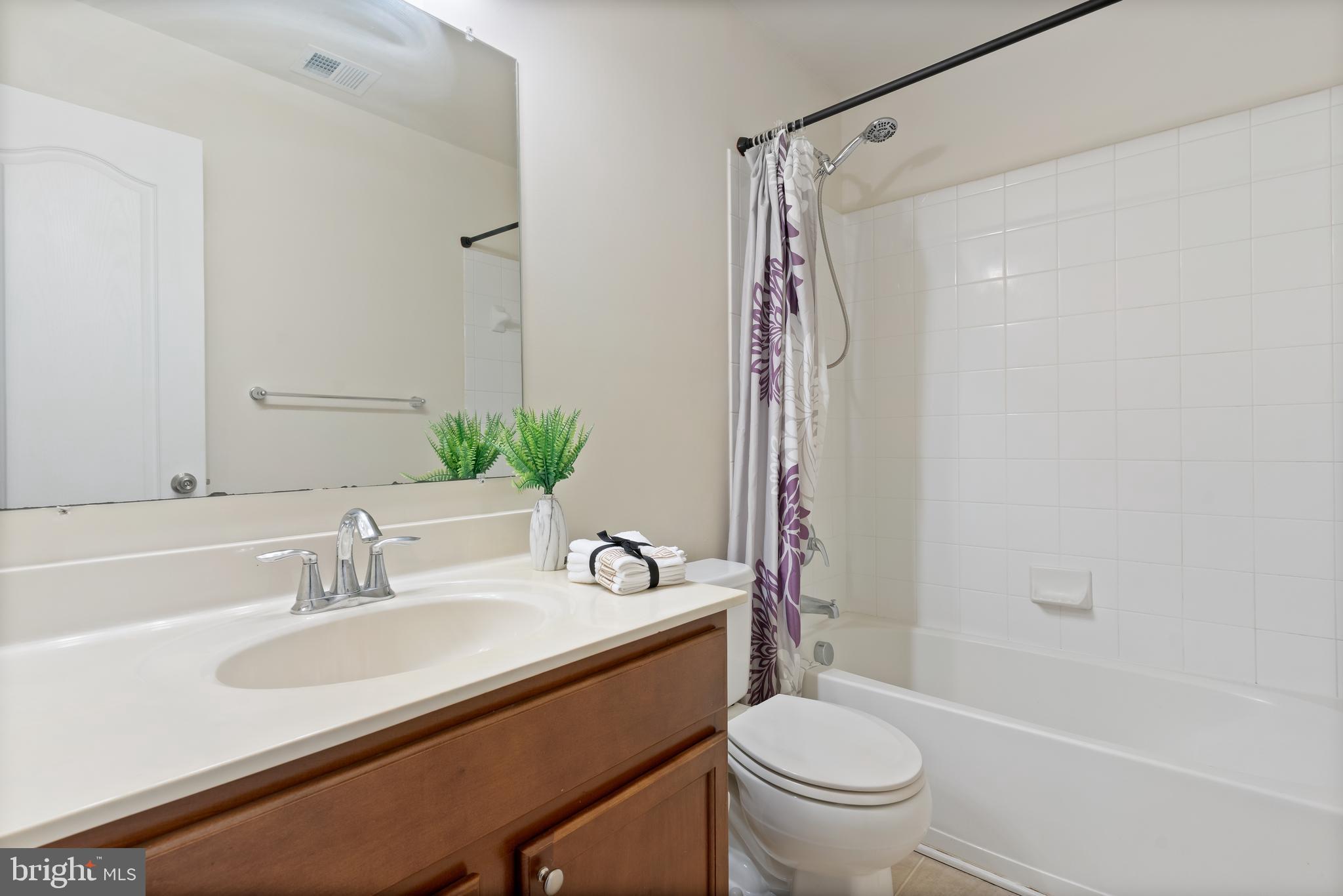 ST. CHARLES SINGLES - Residential