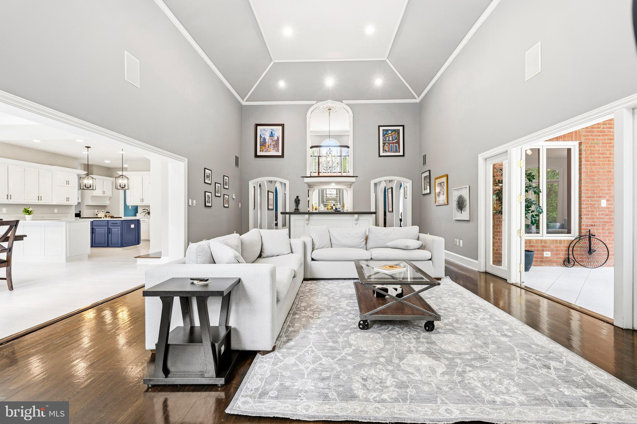 MONEYS CORNER - Residential