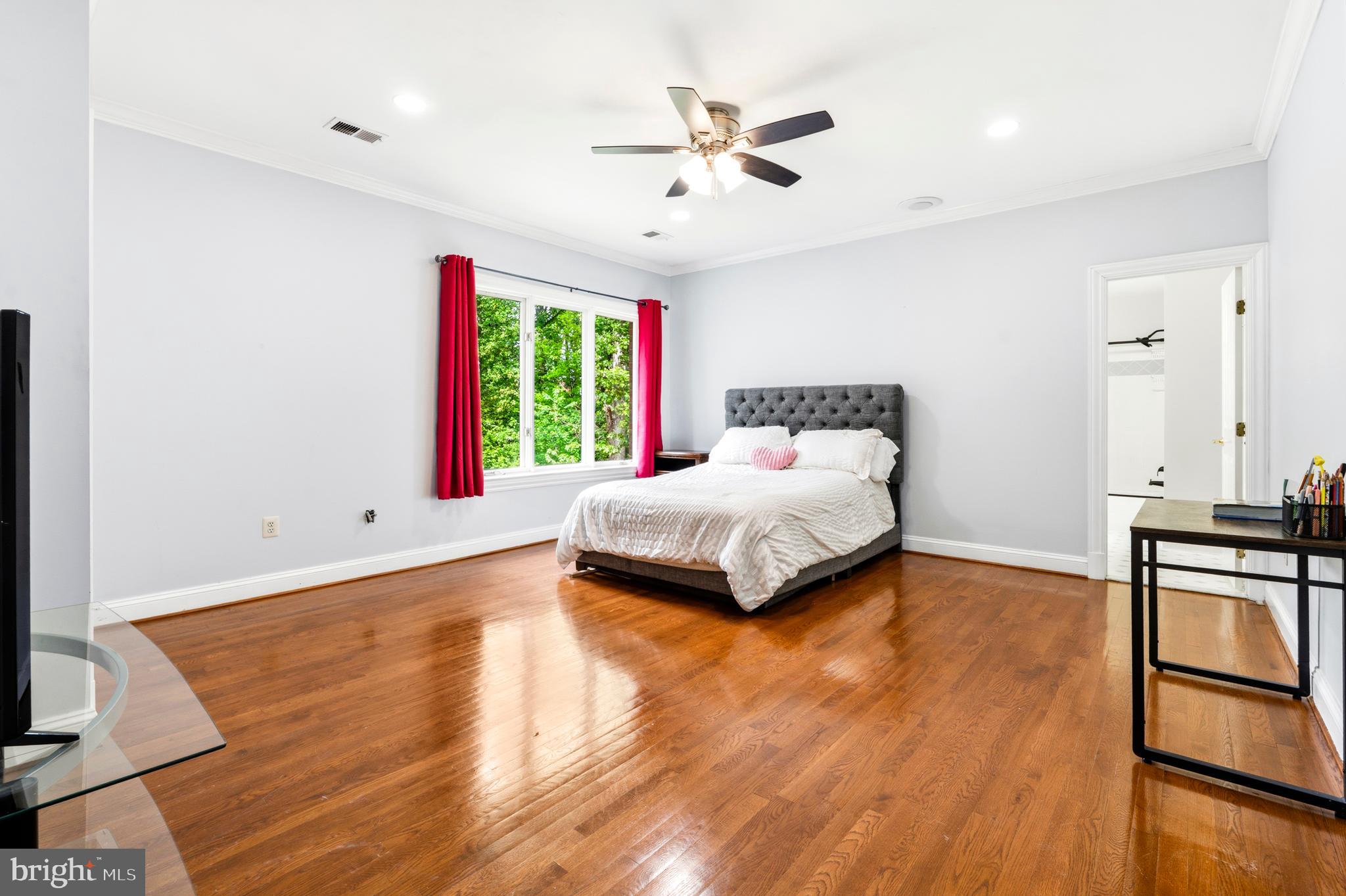 MONEYS CORNER - Residential