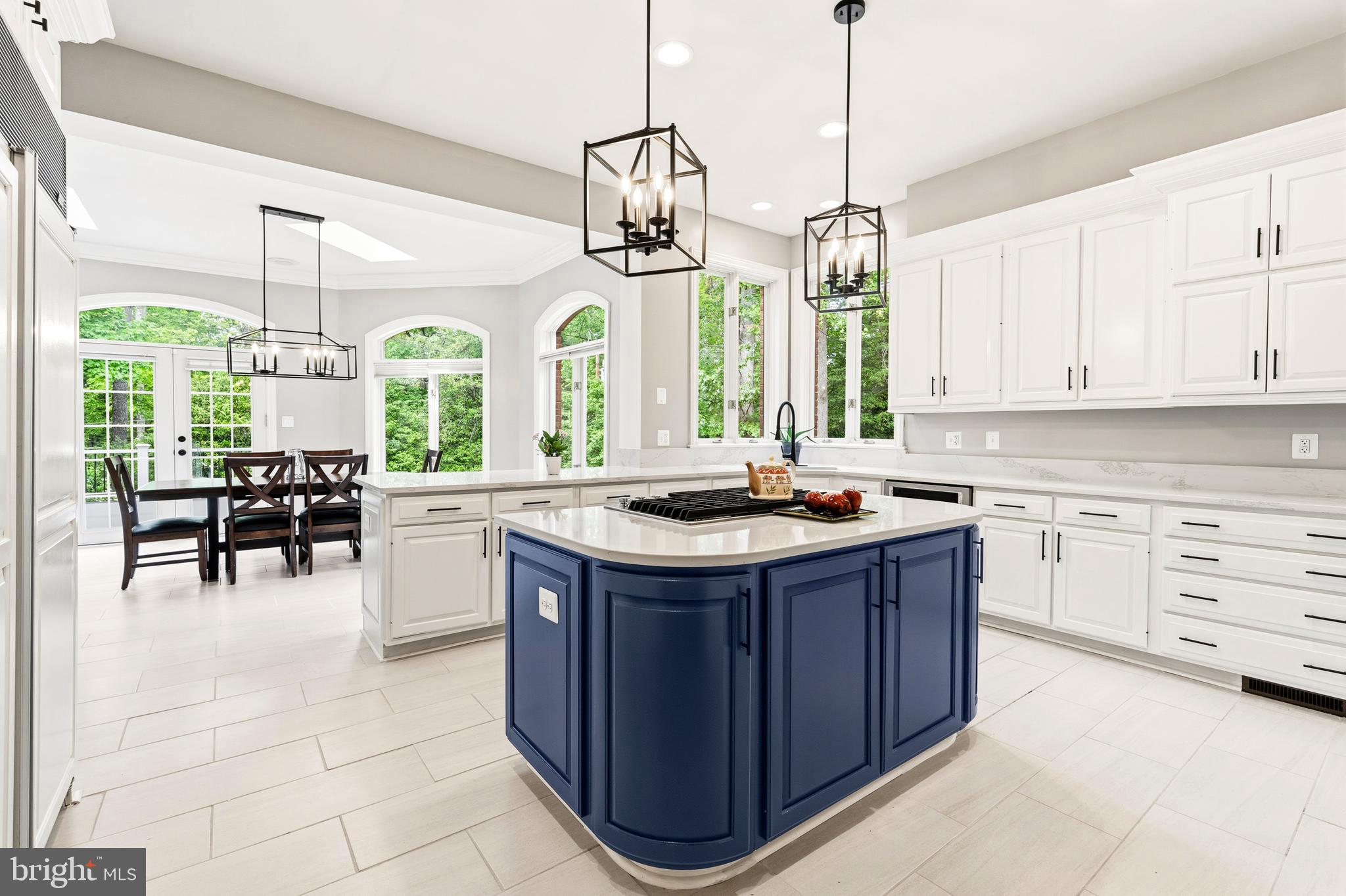 MONEYS CORNER - Residential