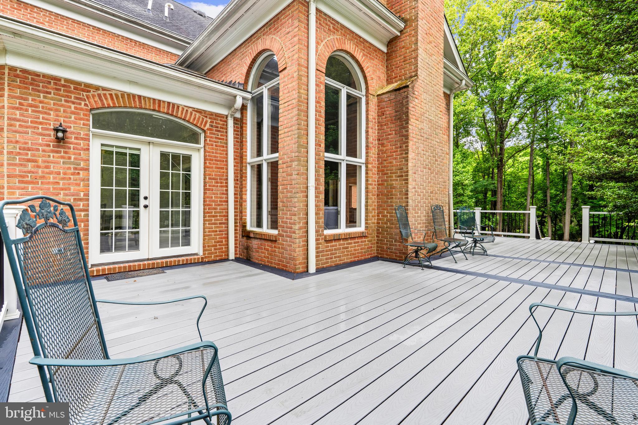 MONEYS CORNER - Residential