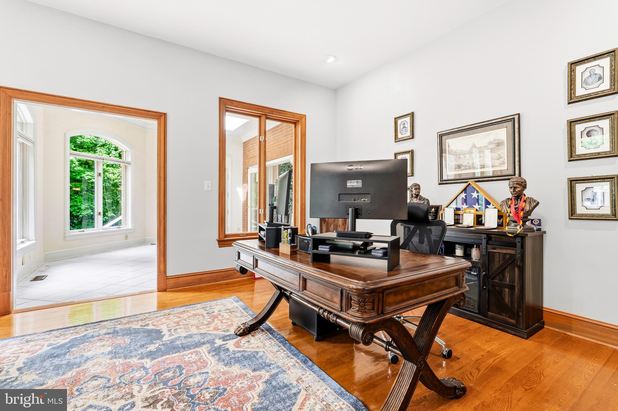 MONEYS CORNER - Residential
