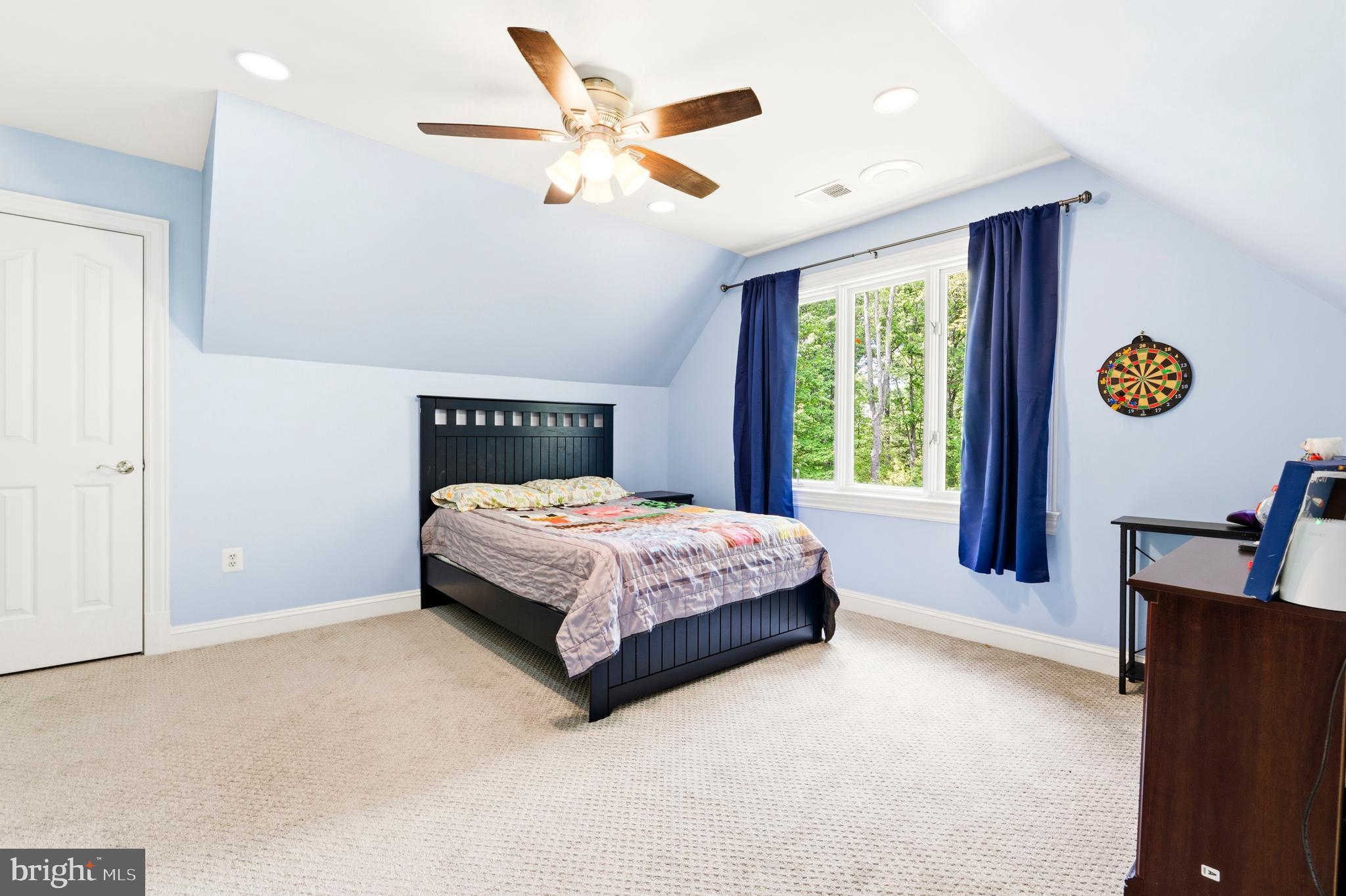 MONEYS CORNER - Residential