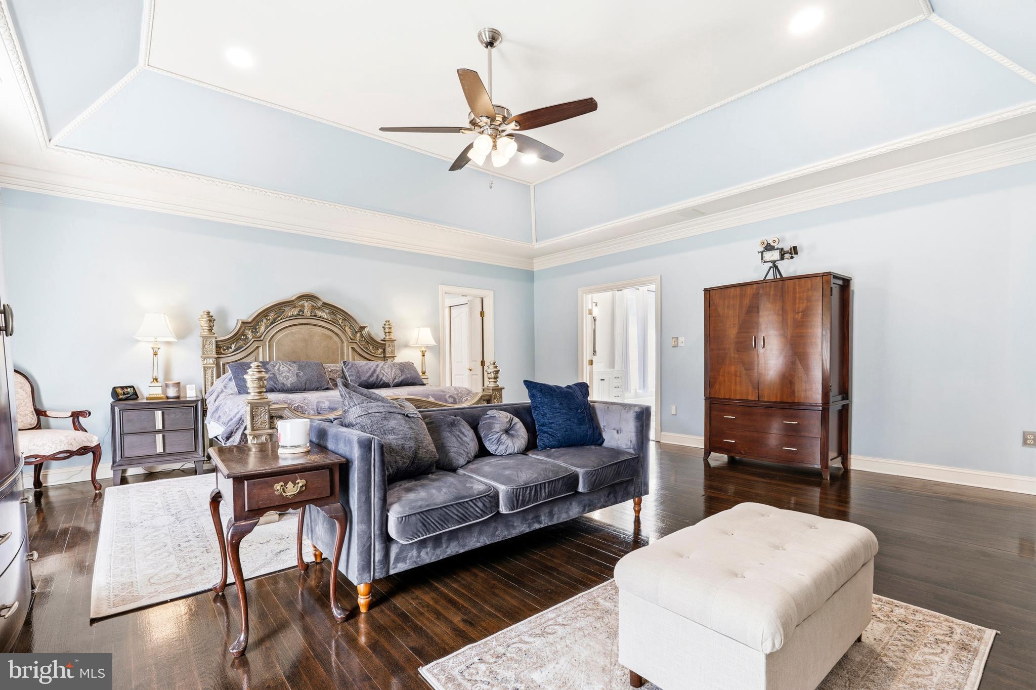 MONEYS CORNER - Residential