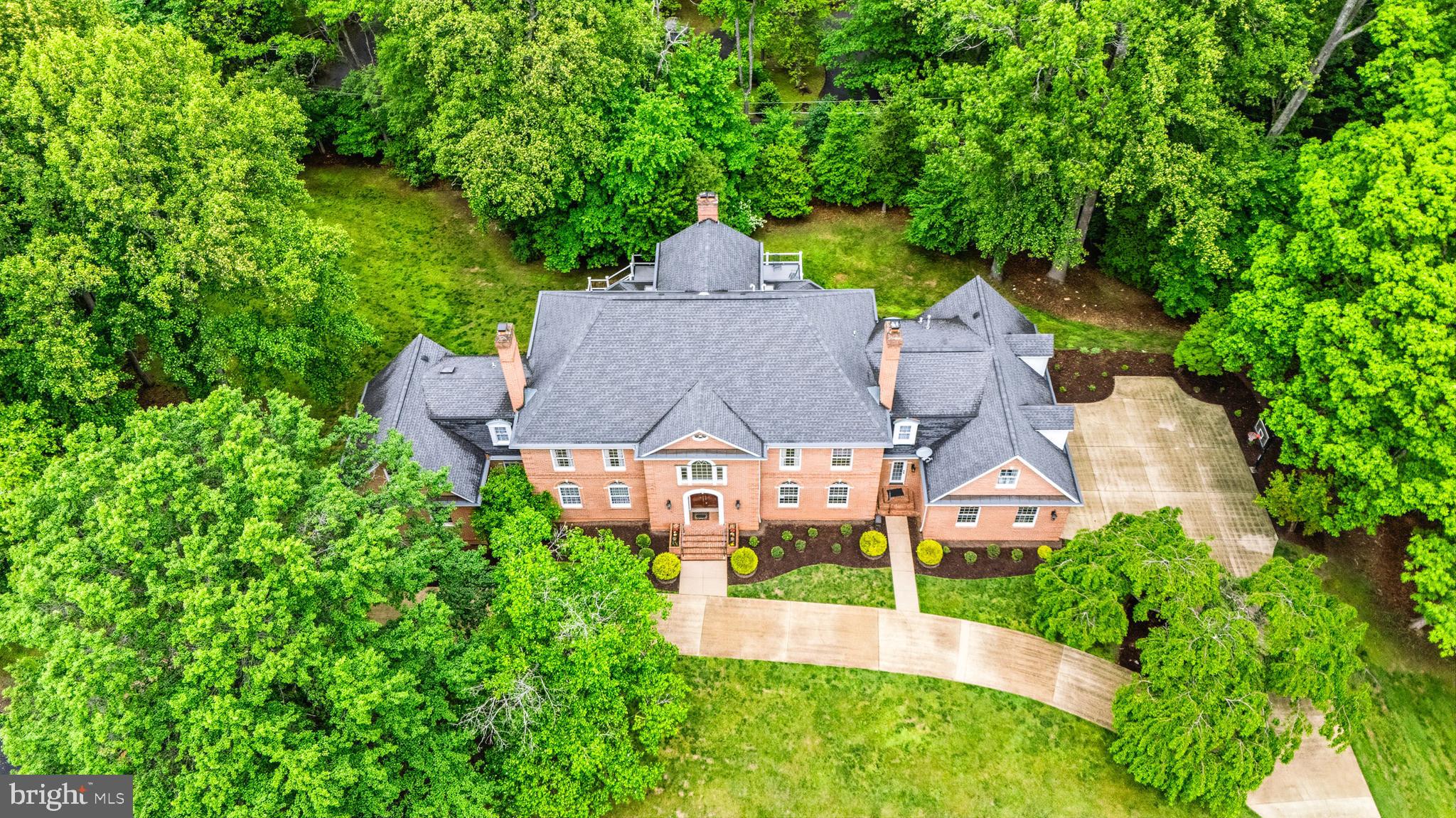 MONEYS CORNER - Residential