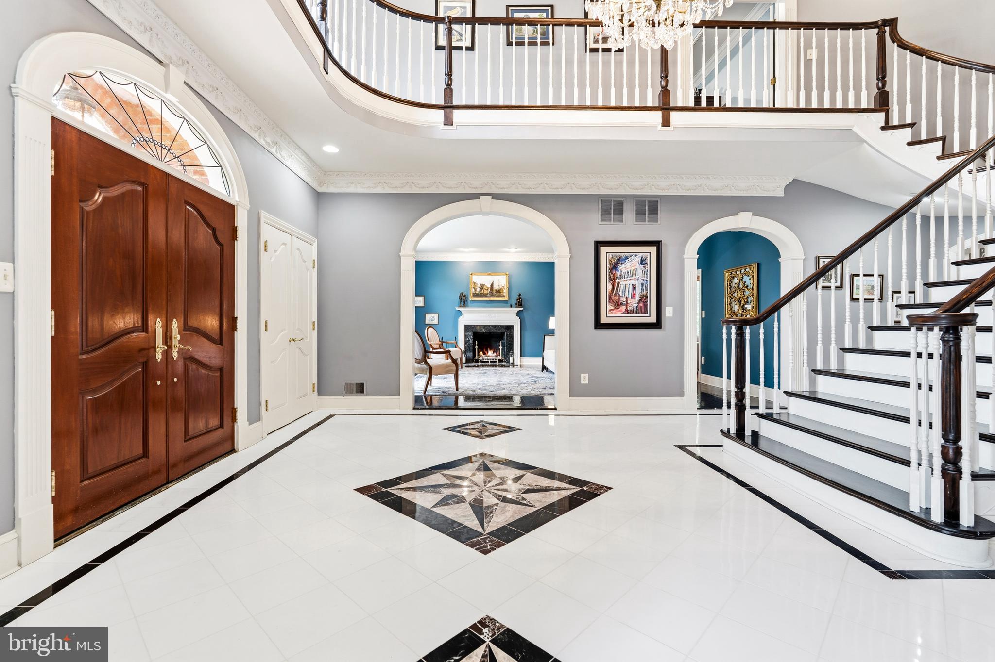 MONEYS CORNER - Residential
