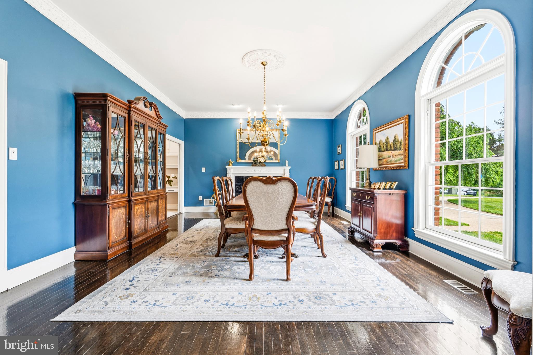 MONEYS CORNER - Residential