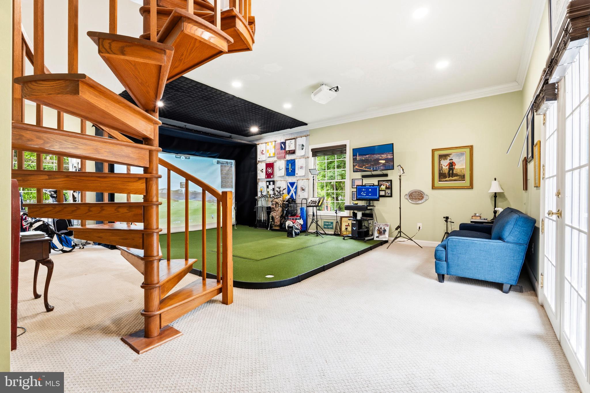 MONEYS CORNER - Residential