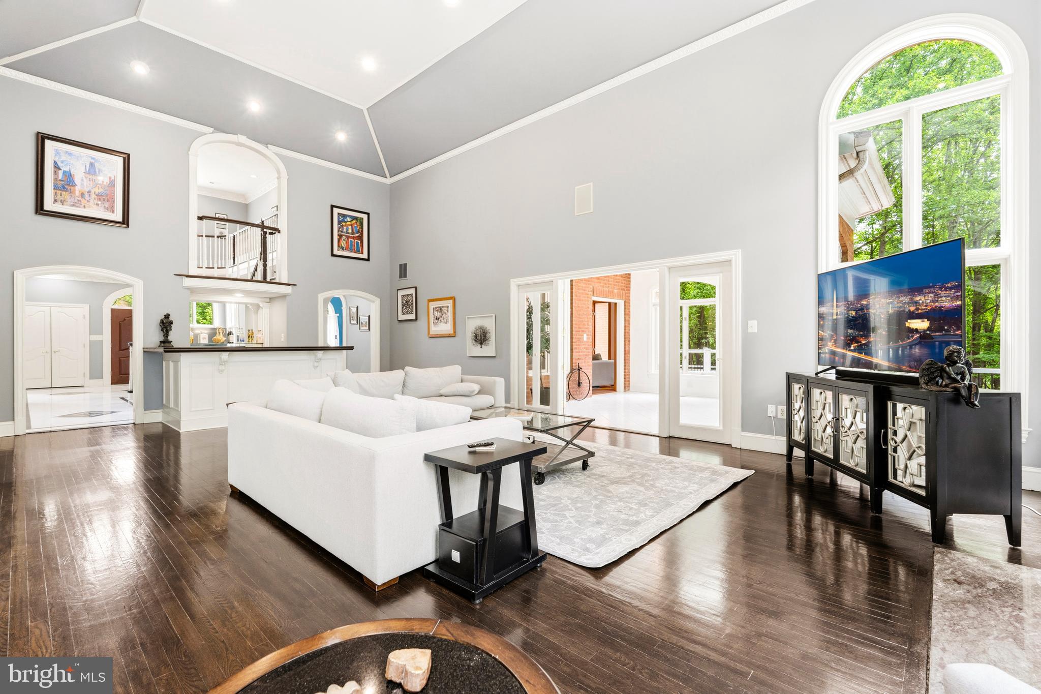 MONEYS CORNER - Residential