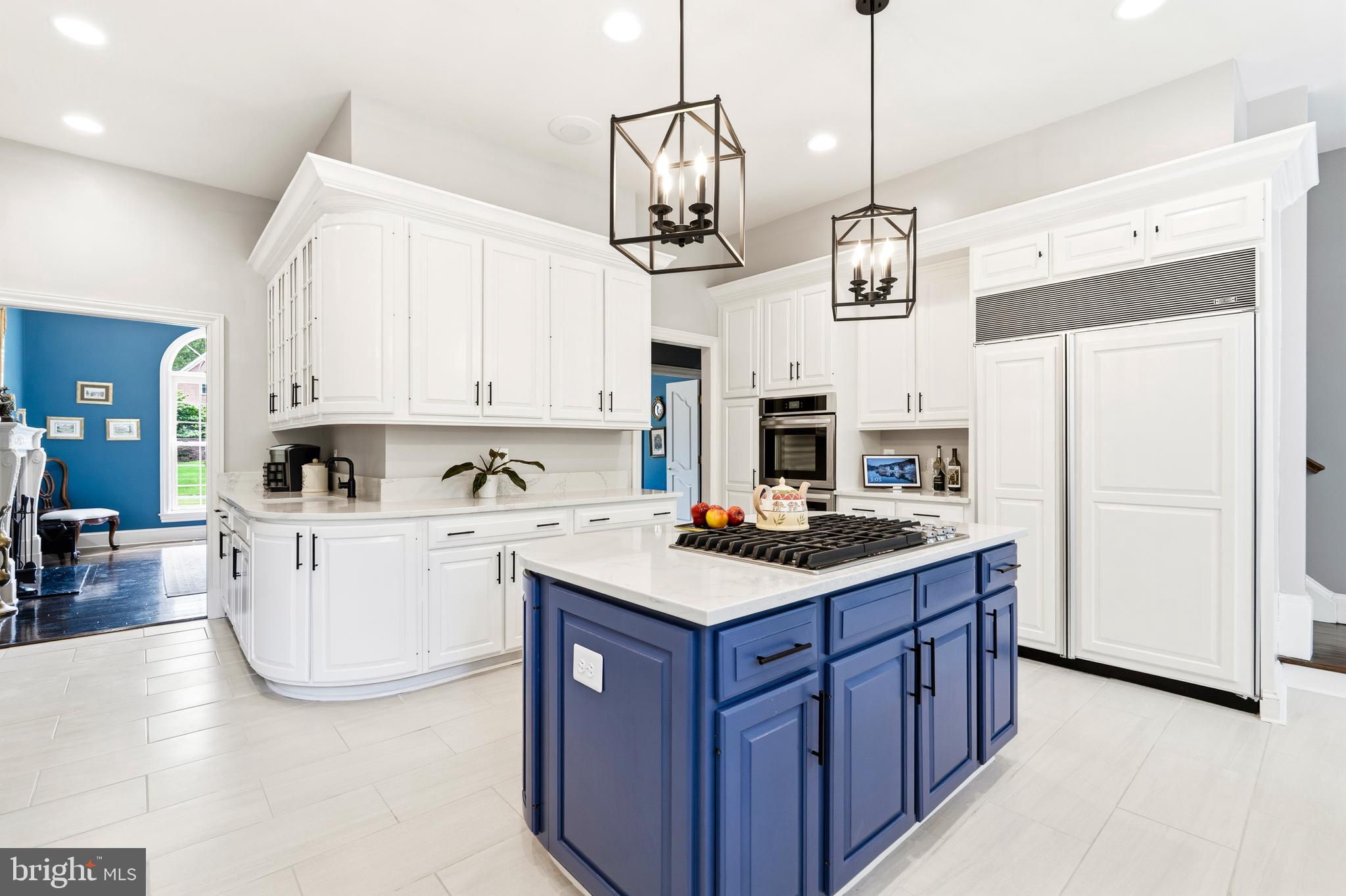 MONEYS CORNER - Residential