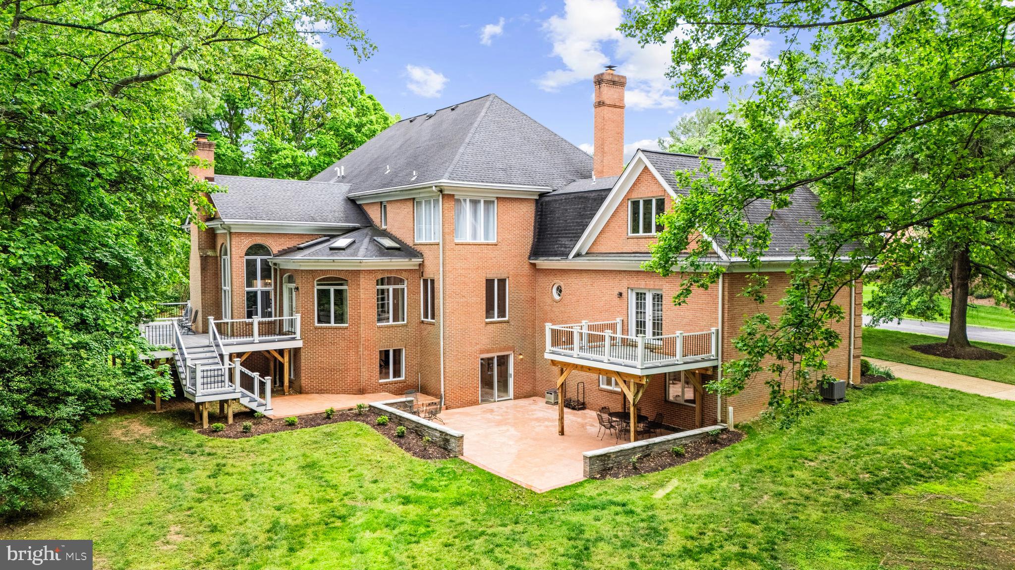 MONEYS CORNER - Residential