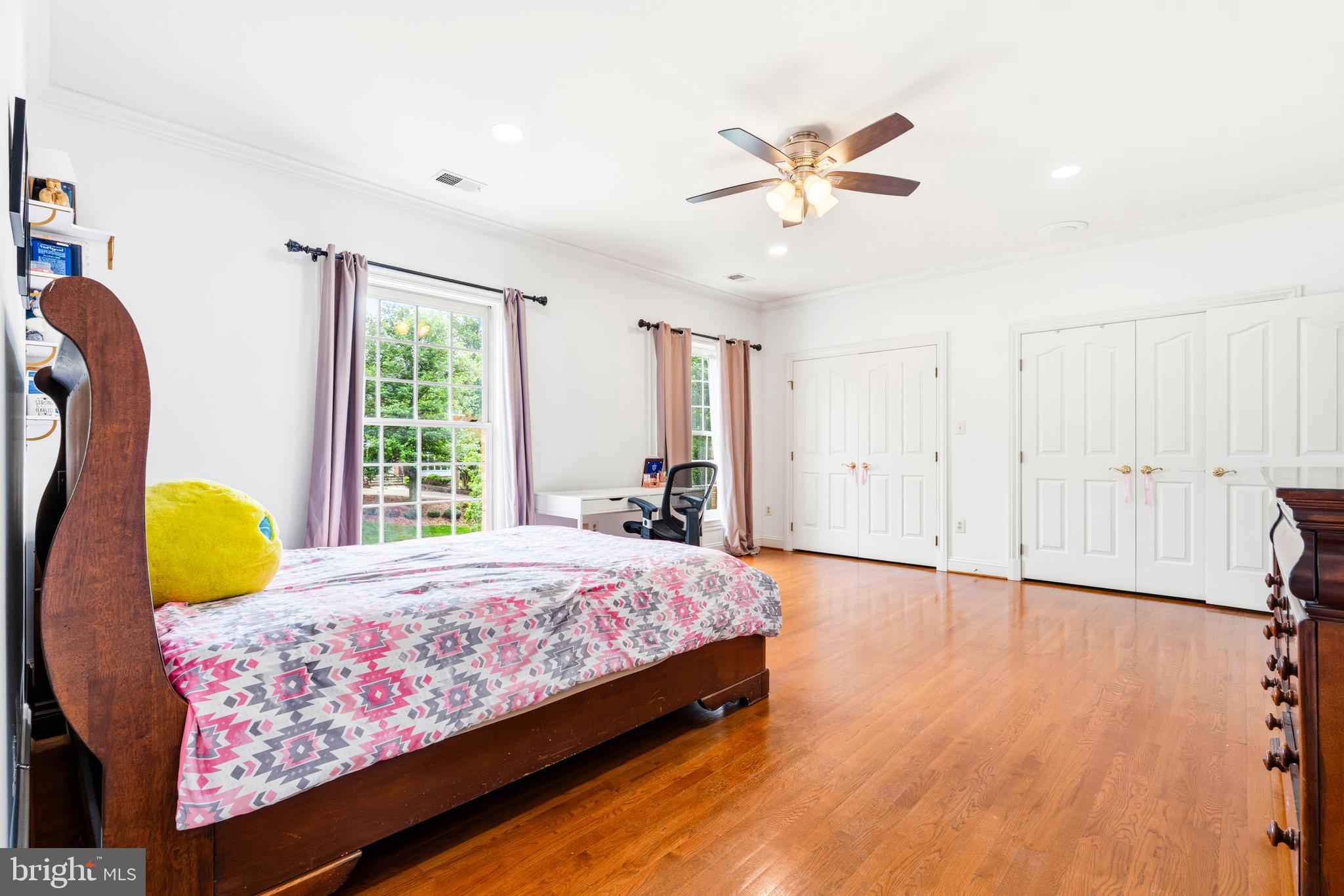MONEYS CORNER - Residential