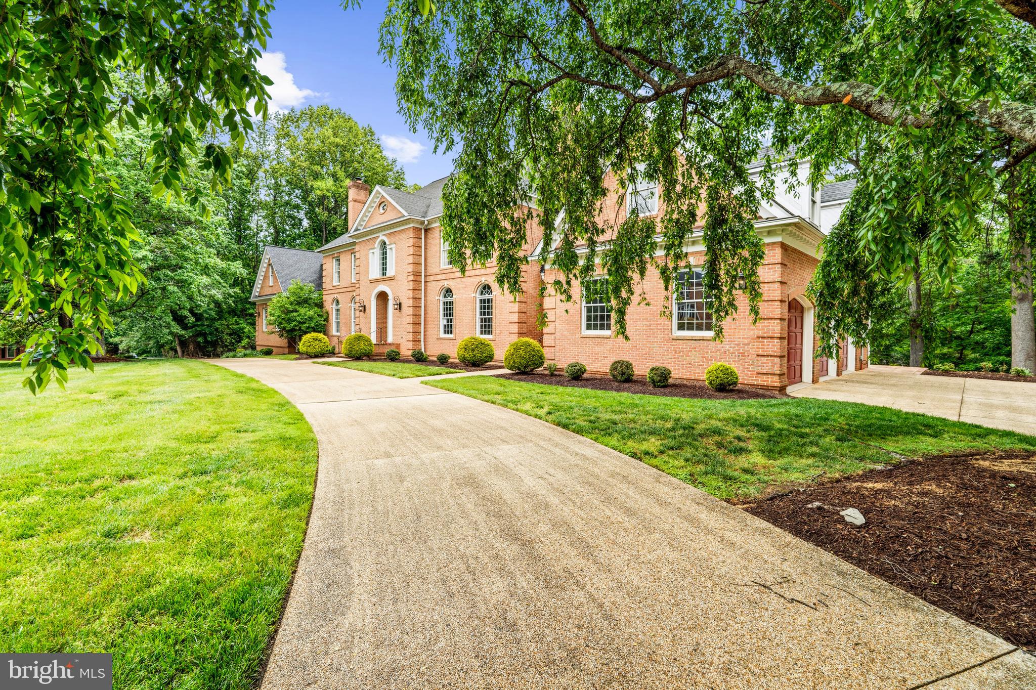 MONEYS CORNER - Residential