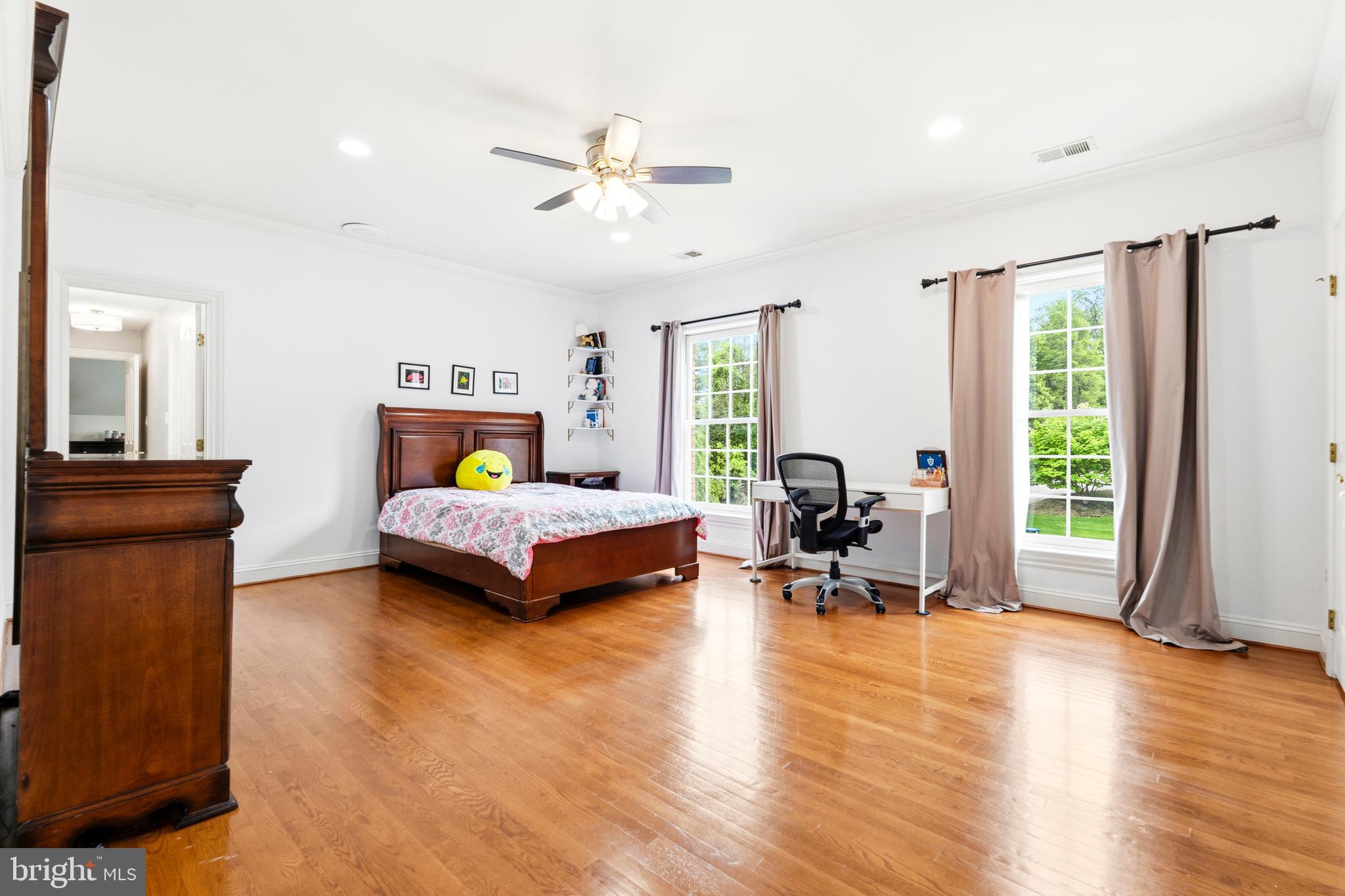 MONEYS CORNER - Residential