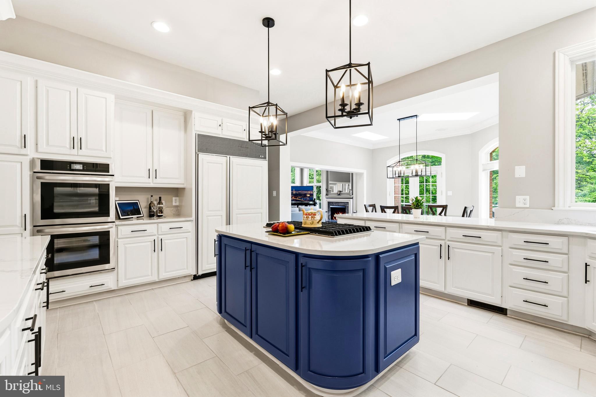 MONEYS CORNER - Residential