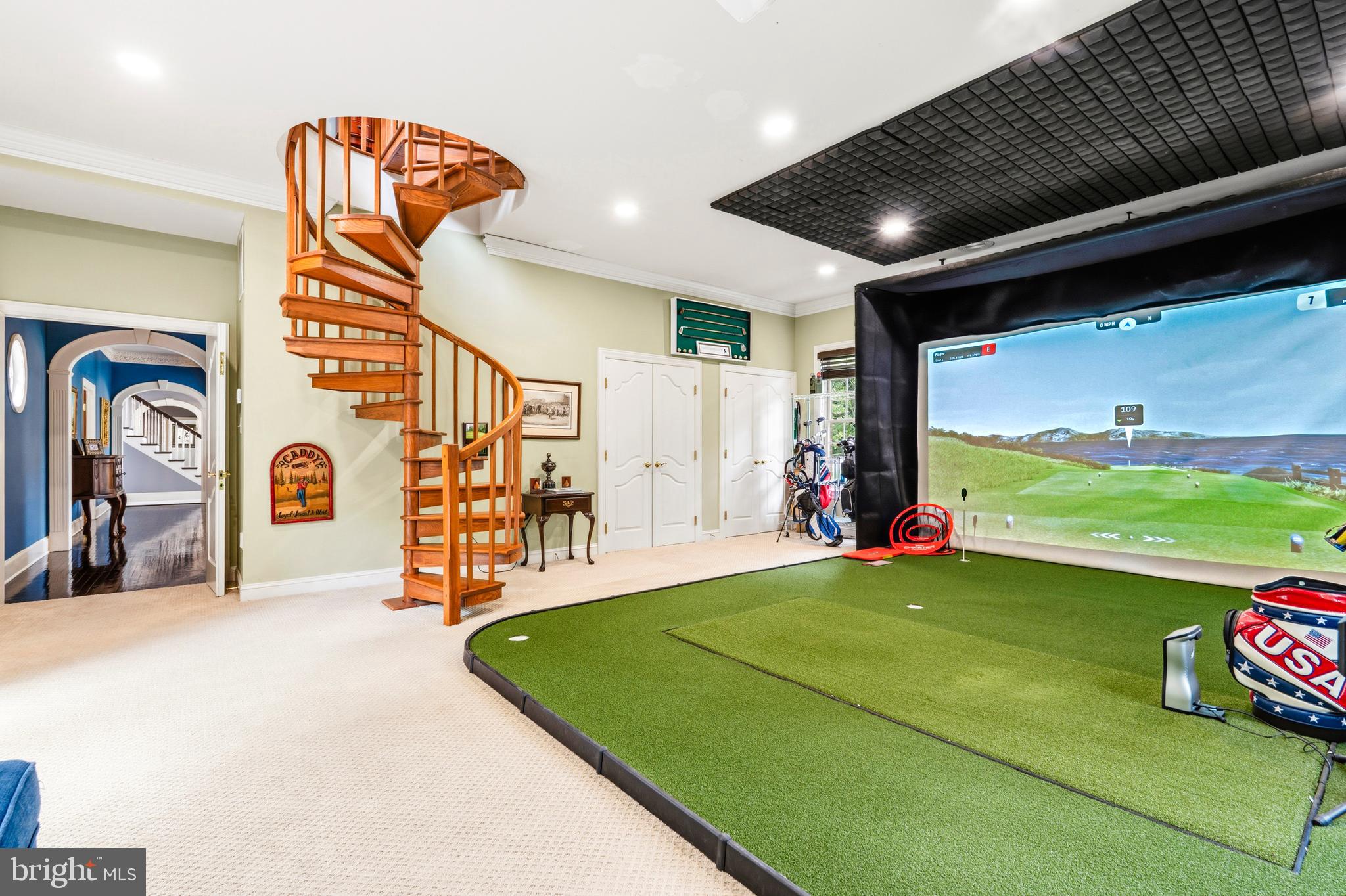 MONEYS CORNER - Residential
