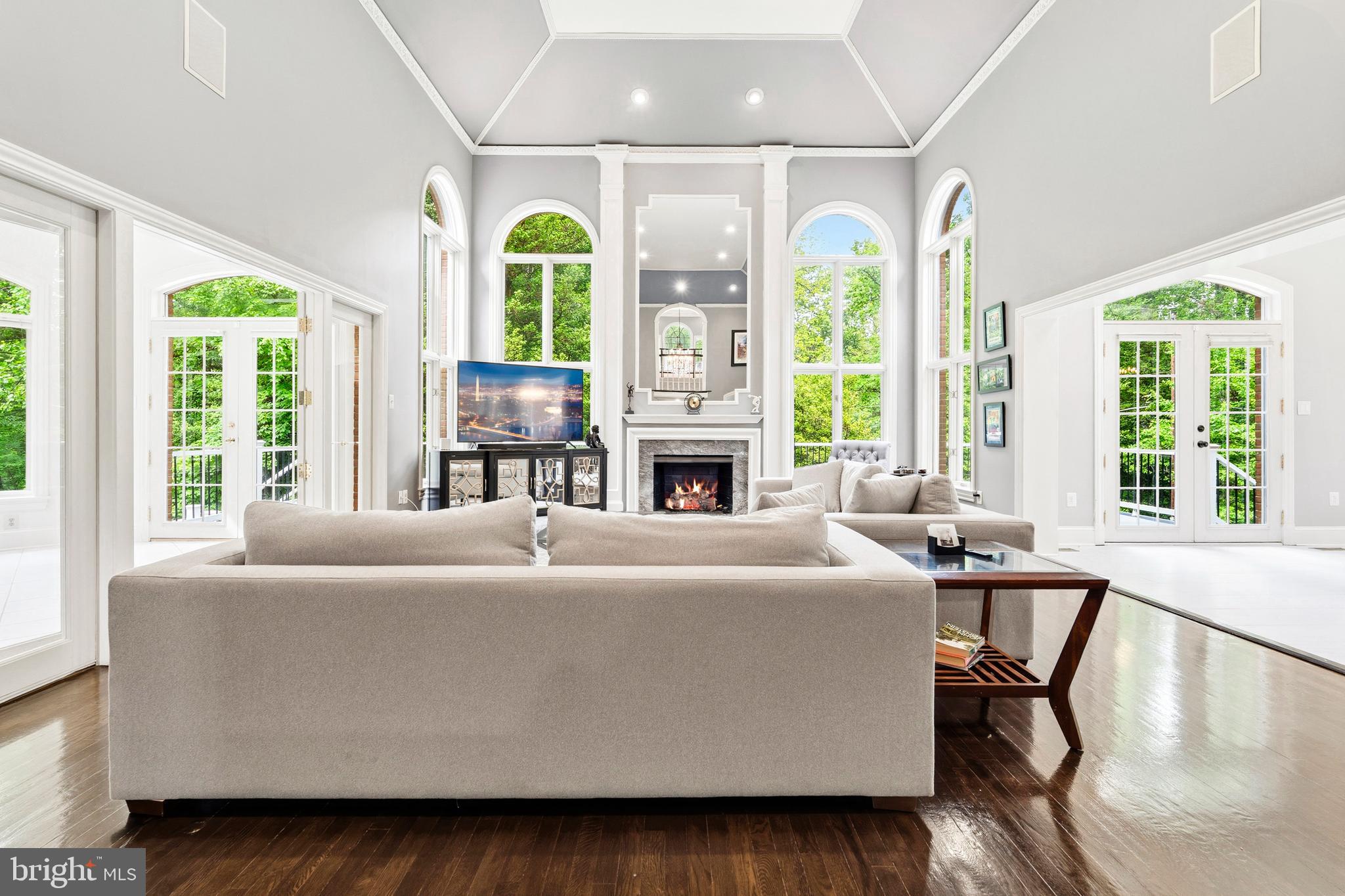 MONEYS CORNER - Residential