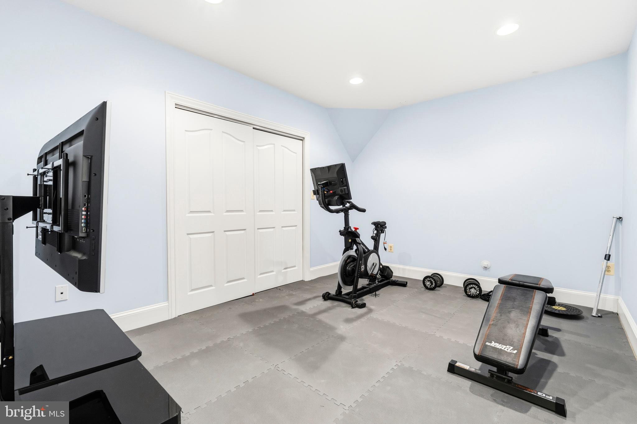 MONEYS CORNER - Residential
