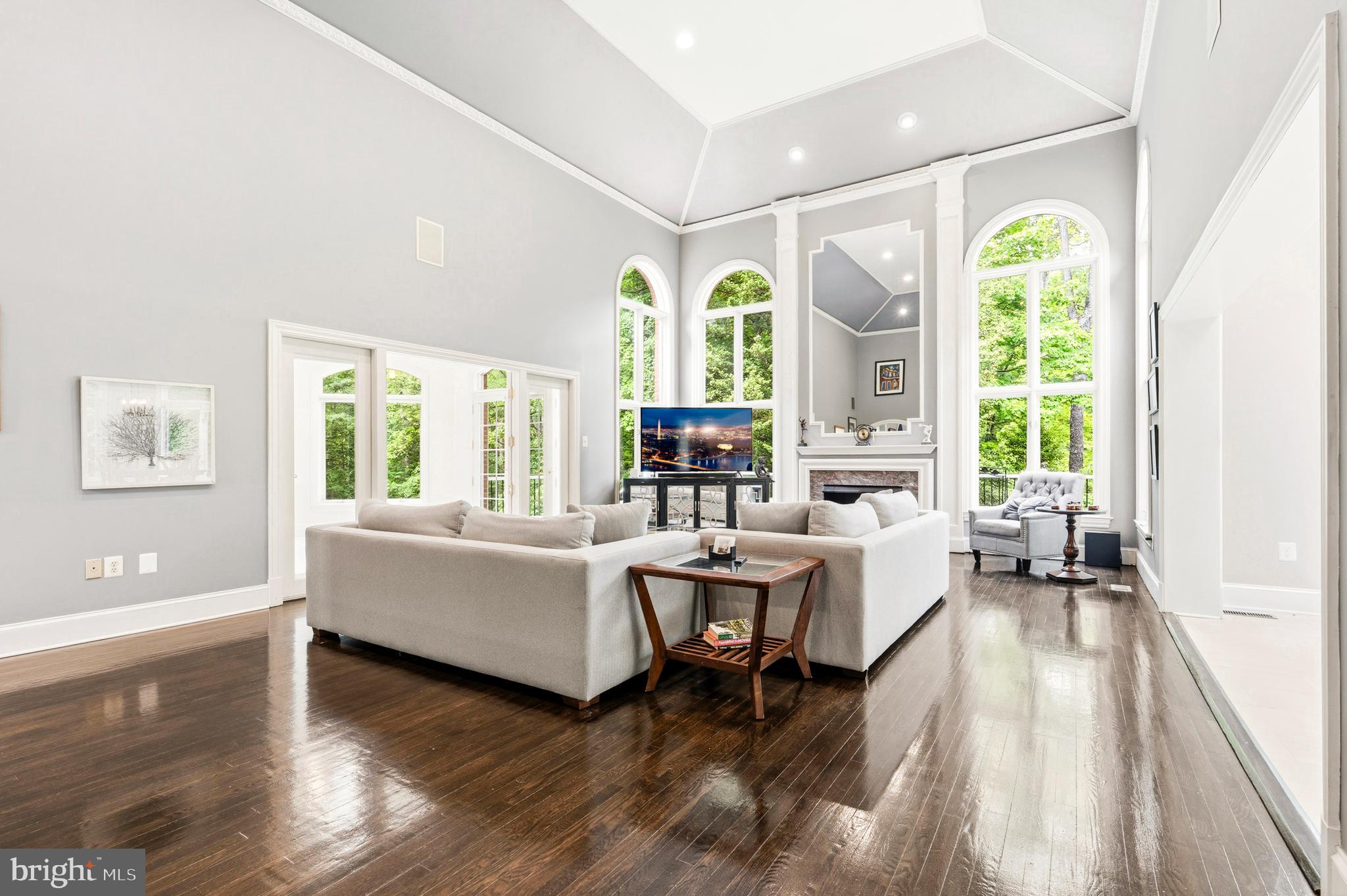 MONEYS CORNER - Residential
