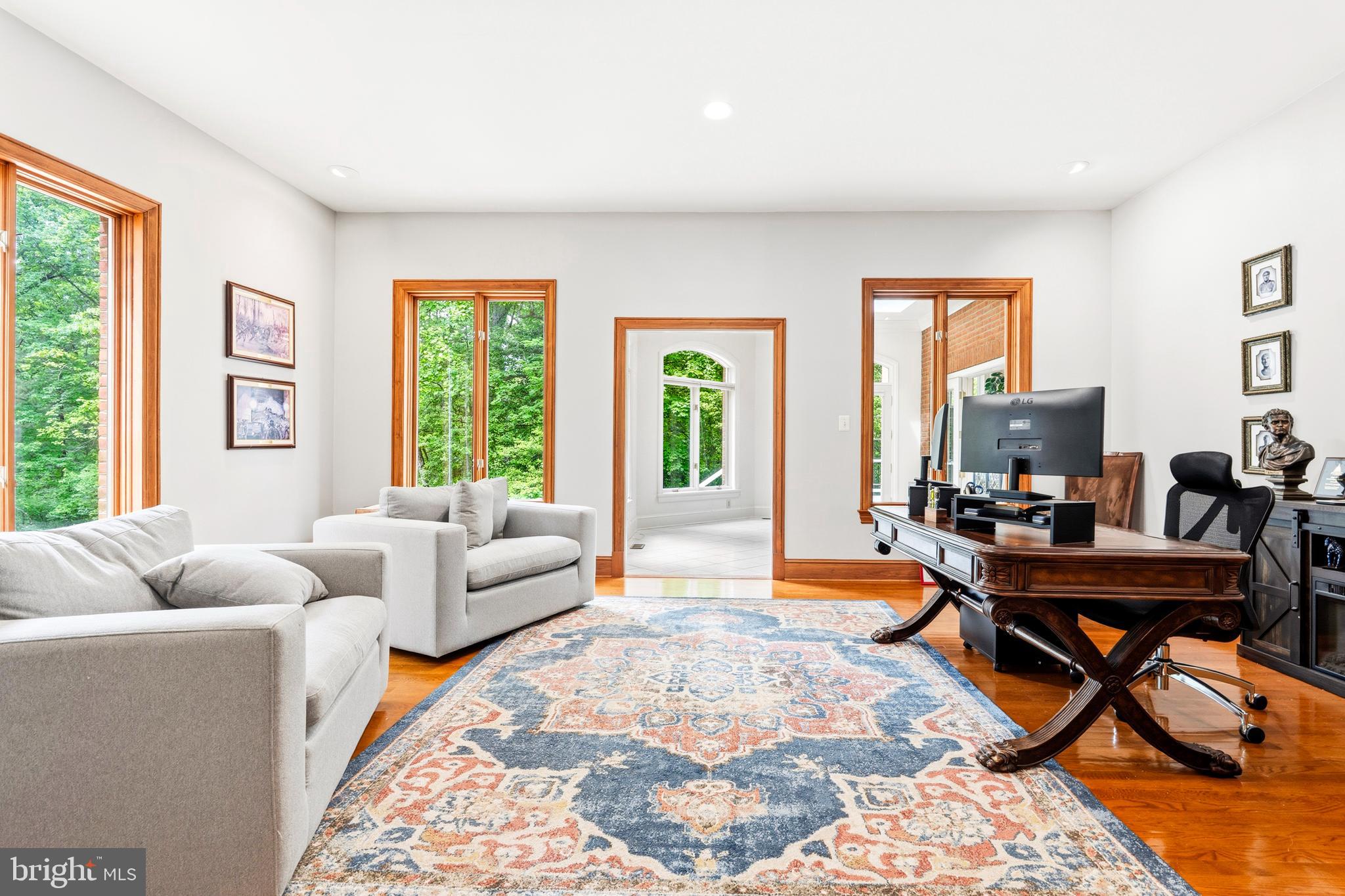 MONEYS CORNER - Residential
