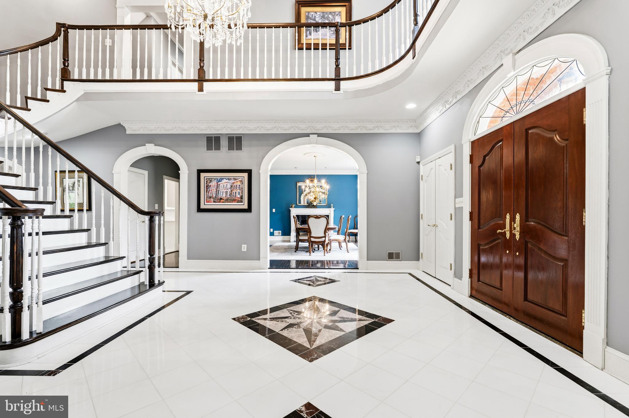 MONEYS CORNER - Residential