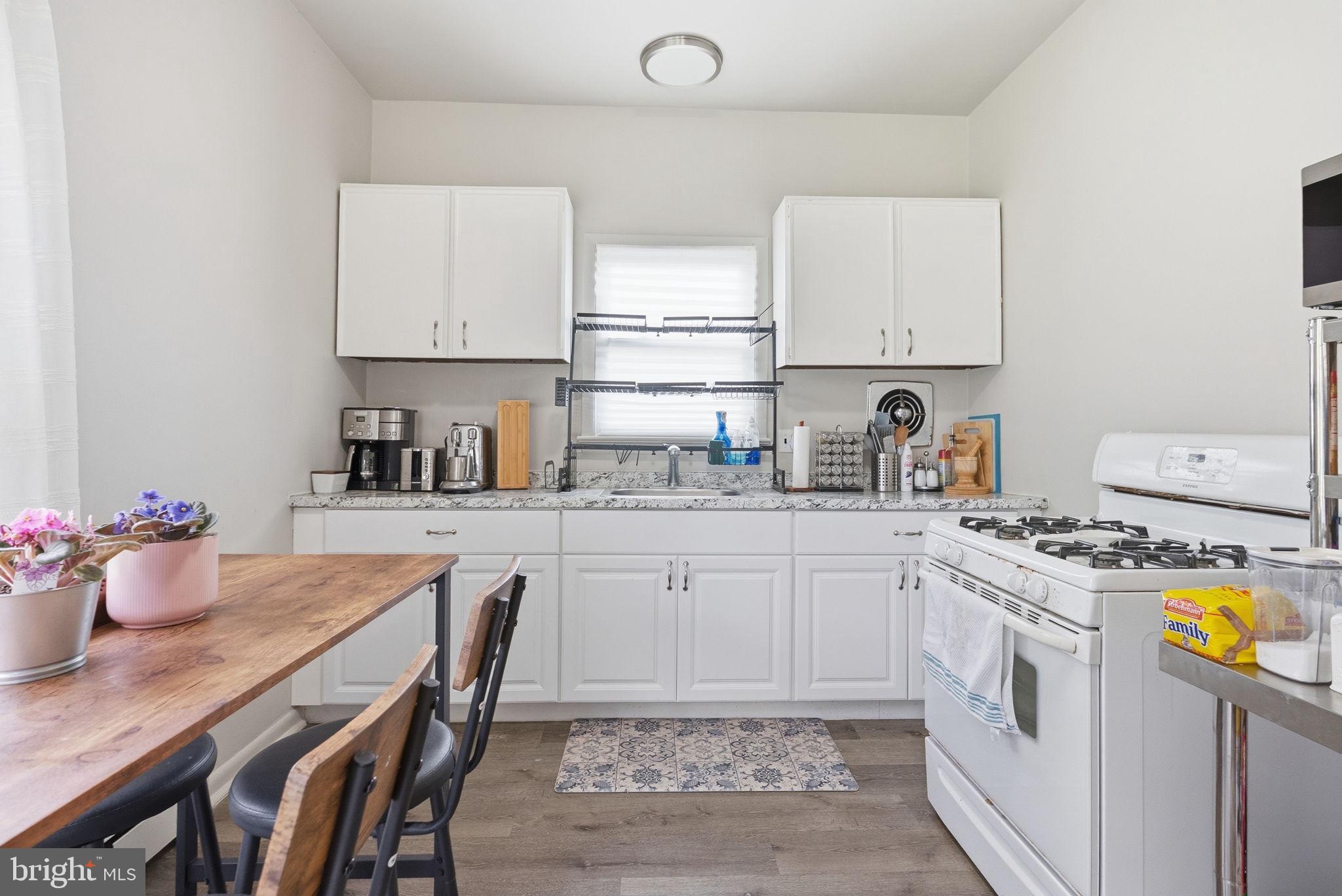 HORSHAM MEADOWS - Residential