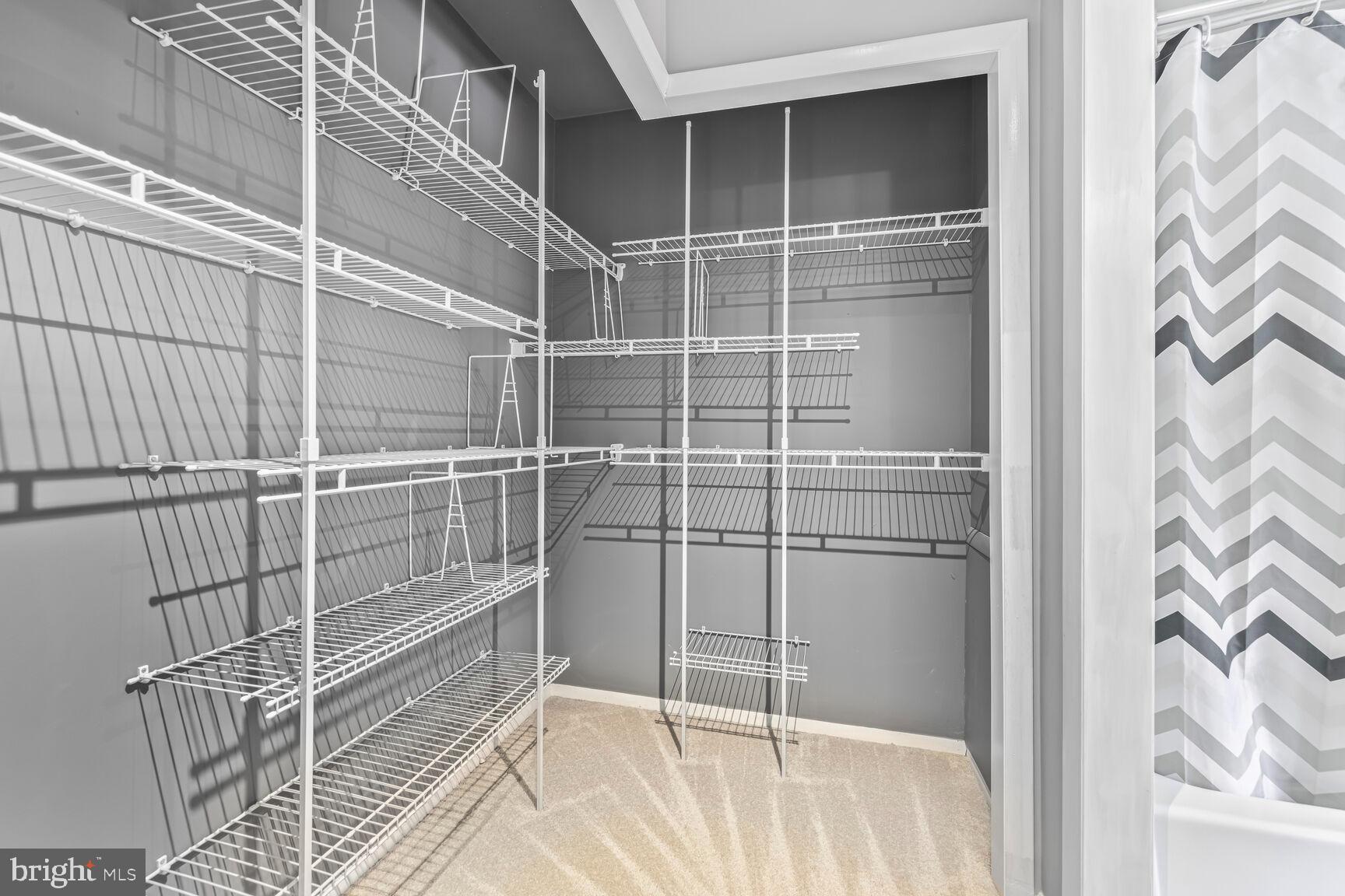 FLOWER HILL - Residential Lease