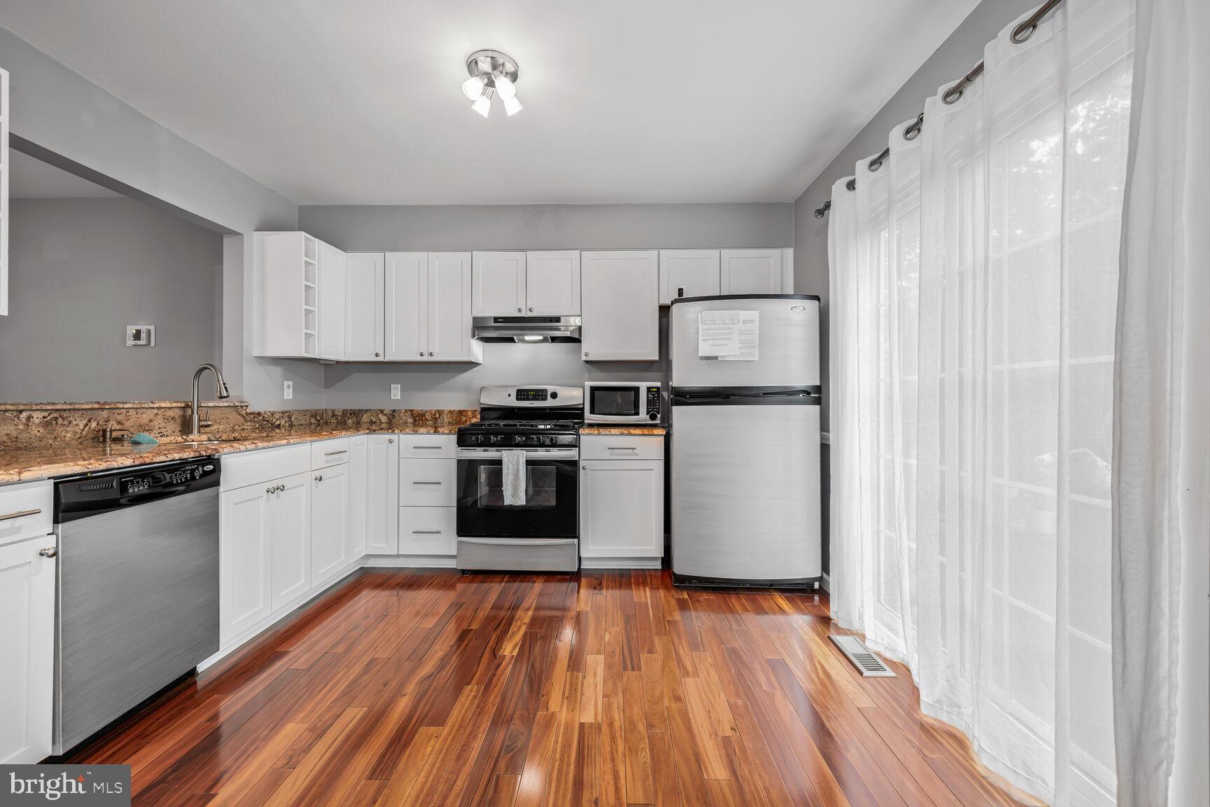 FLOWER HILL - Residential Lease