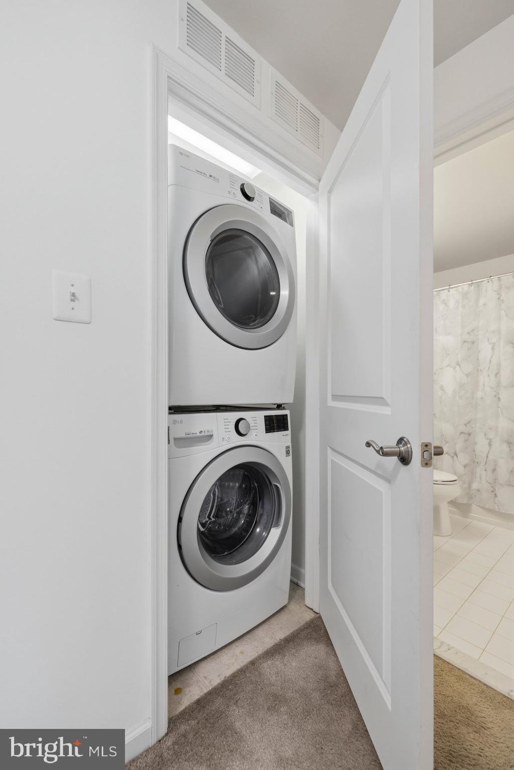 METRO POINTE - Residential