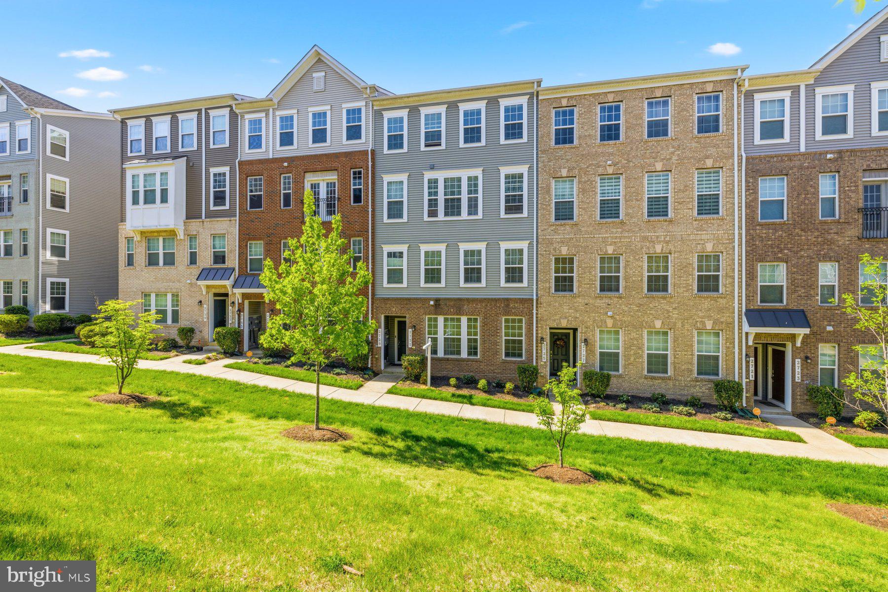 METRO POINTE - Residential