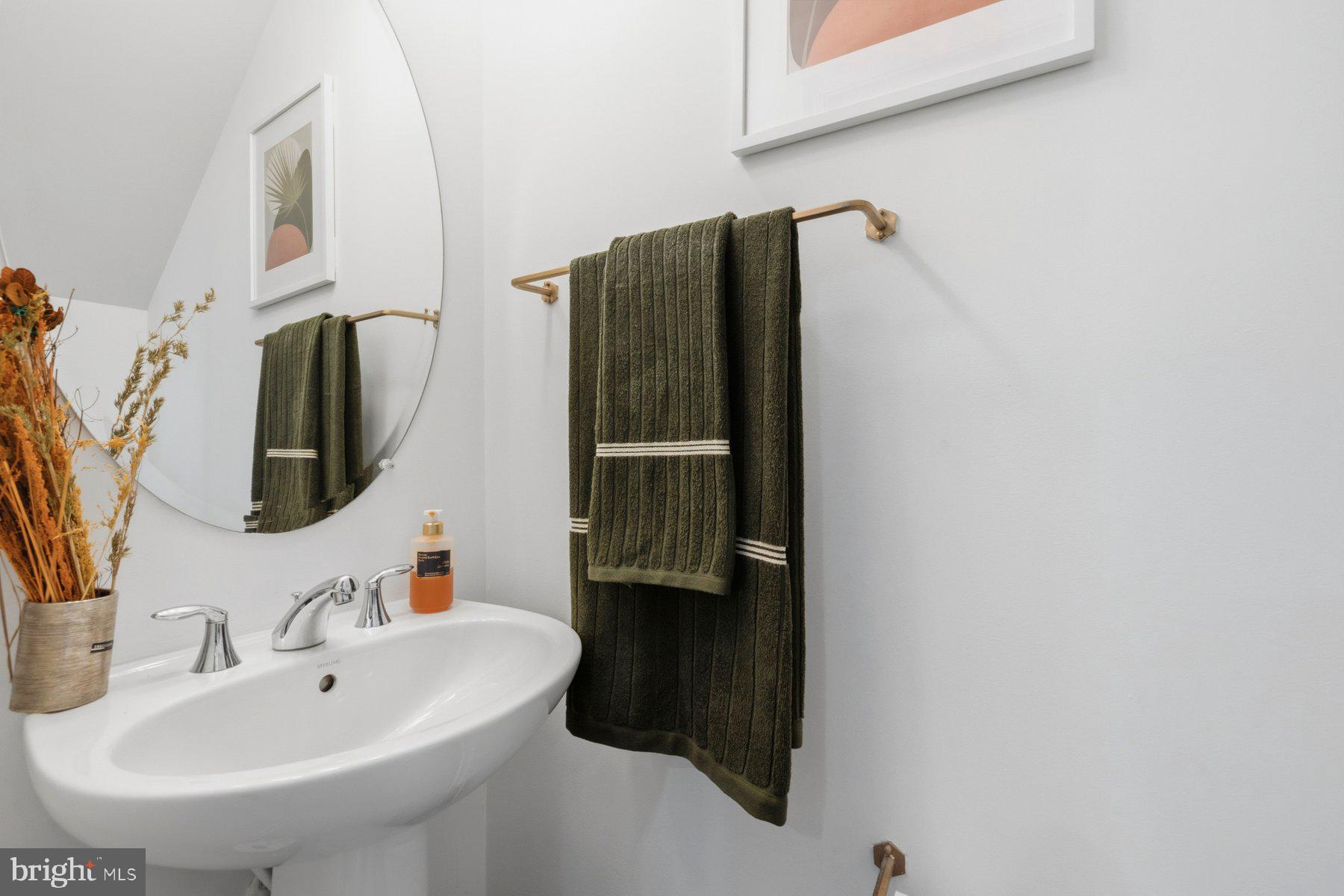 METRO POINTE - Residential