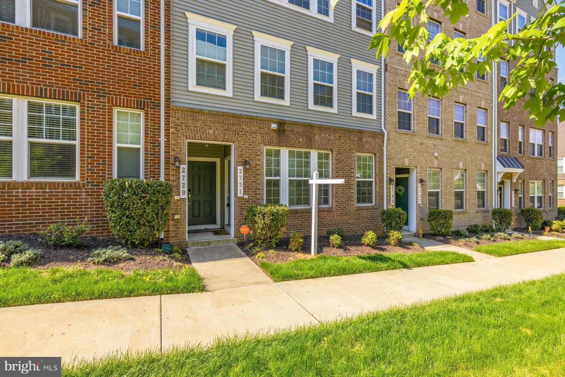 METRO POINTE - Residential