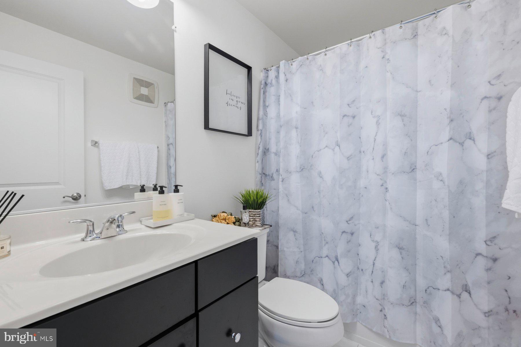 METRO POINTE - Residential