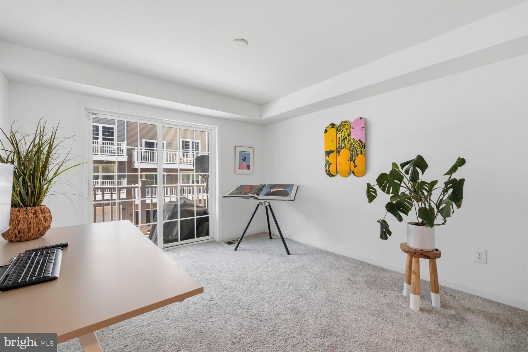 METRO POINTE - Residential