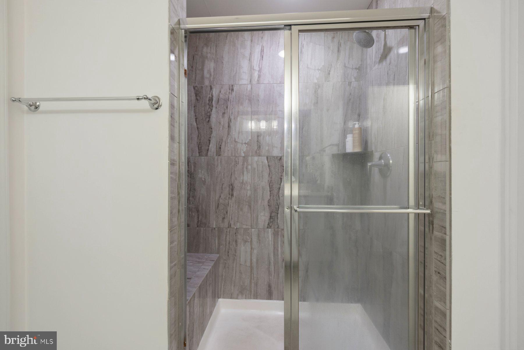 METRO POINTE - Residential