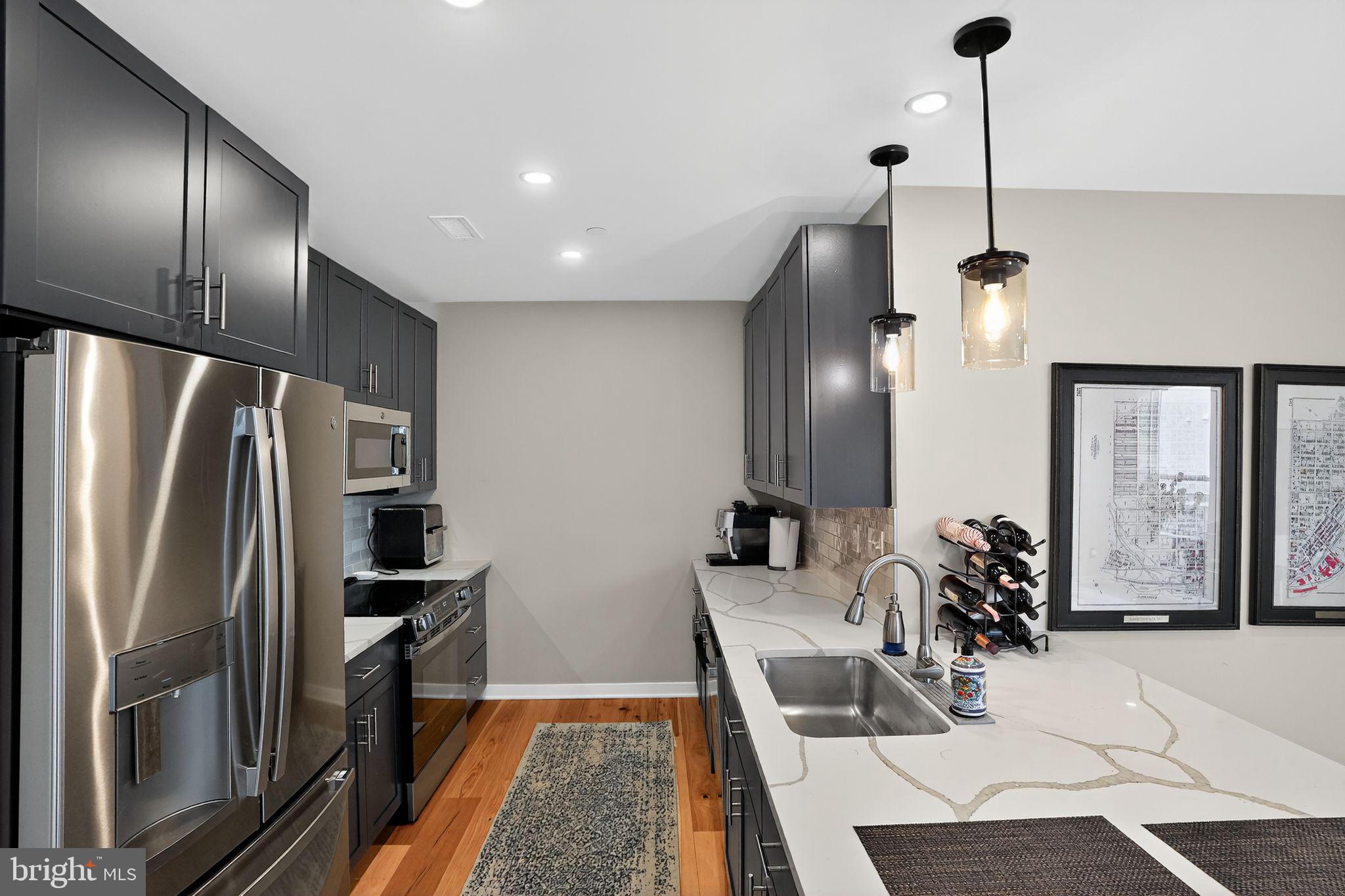 RIVER PLACE - Residential