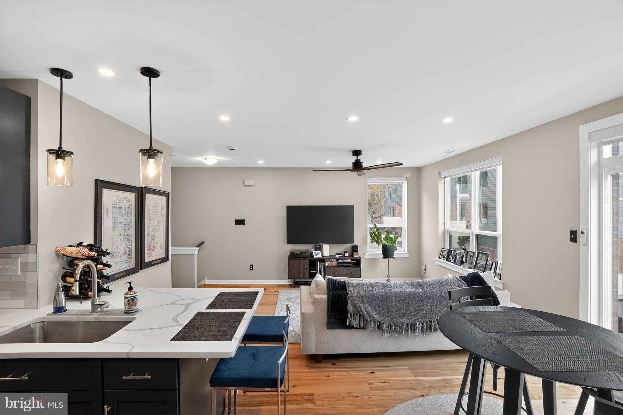 RIVER PLACE - Residential