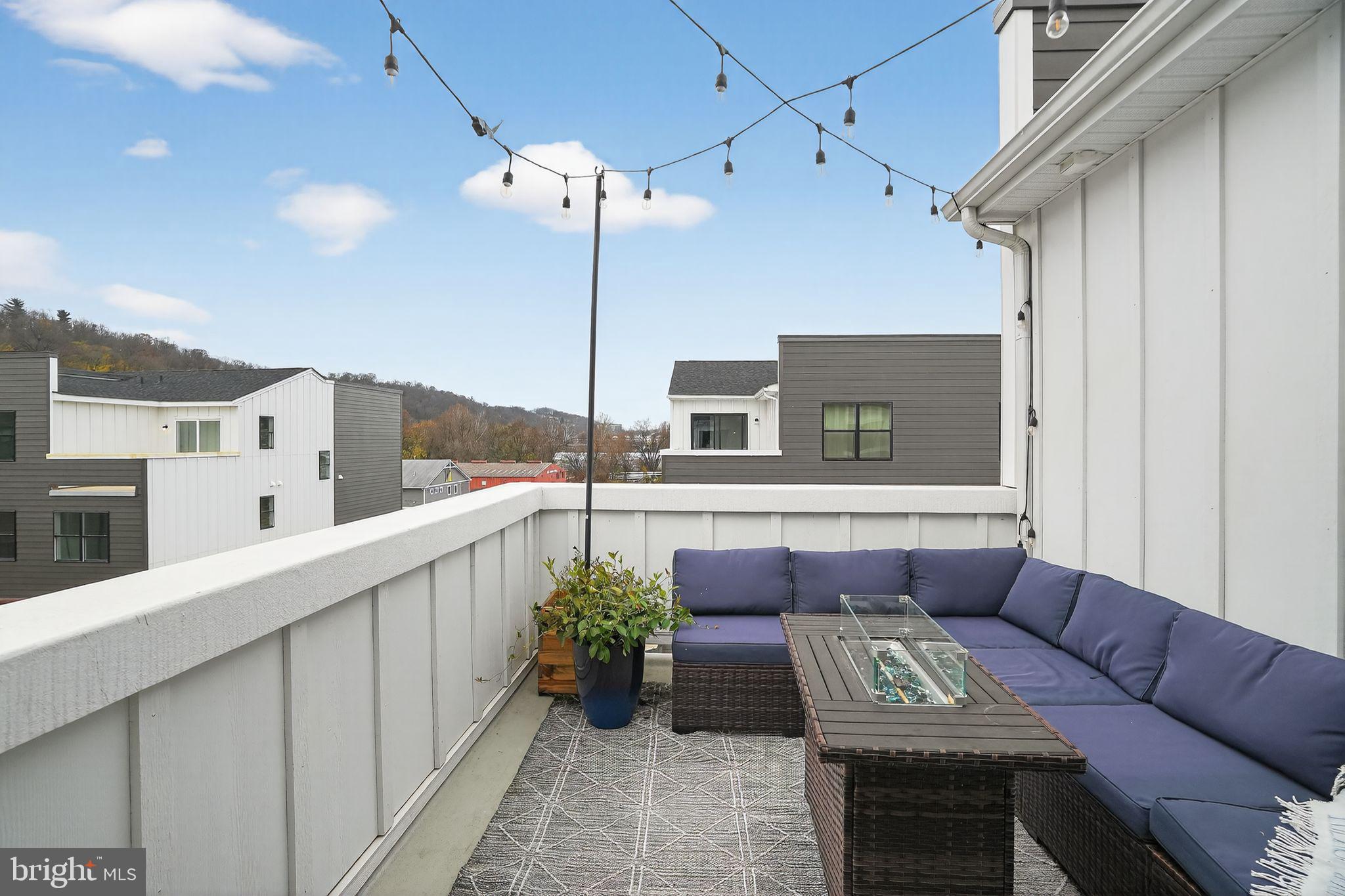 RIVER PLACE - Residential