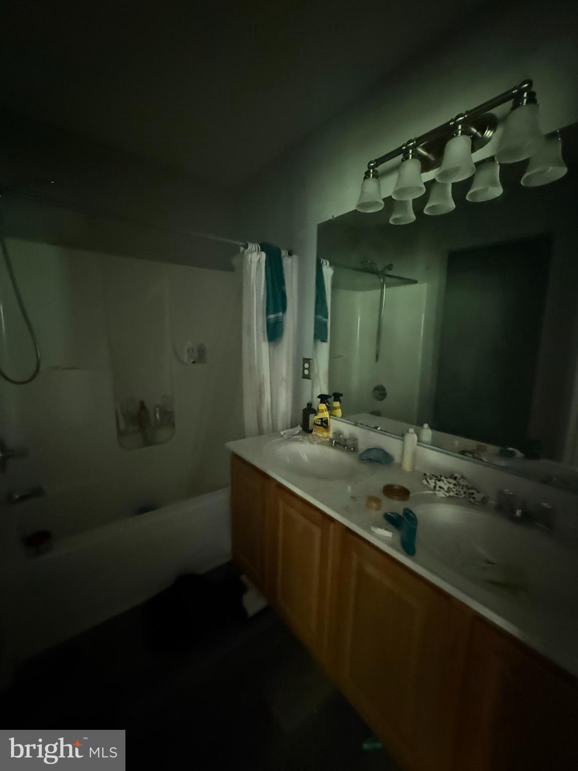 SUBURBIA - Residential