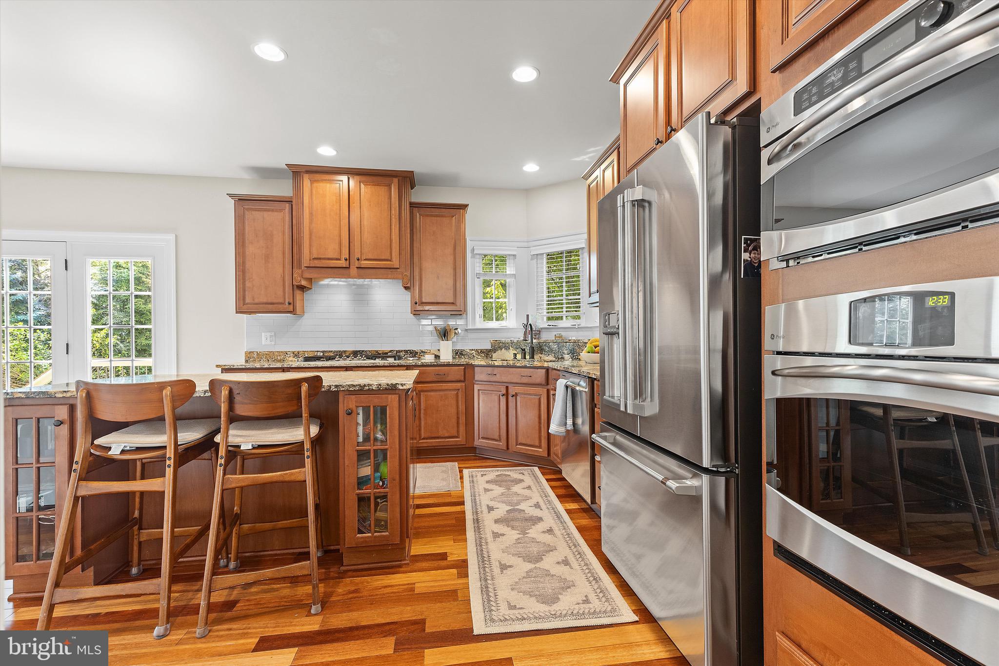 BURGUNDY WOODS - Residential