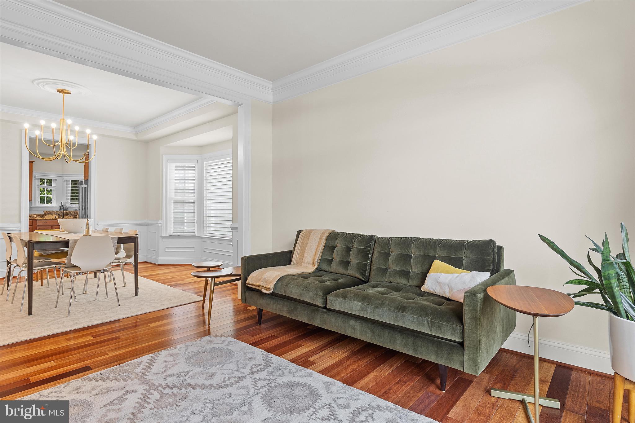 BURGUNDY WOODS - Residential