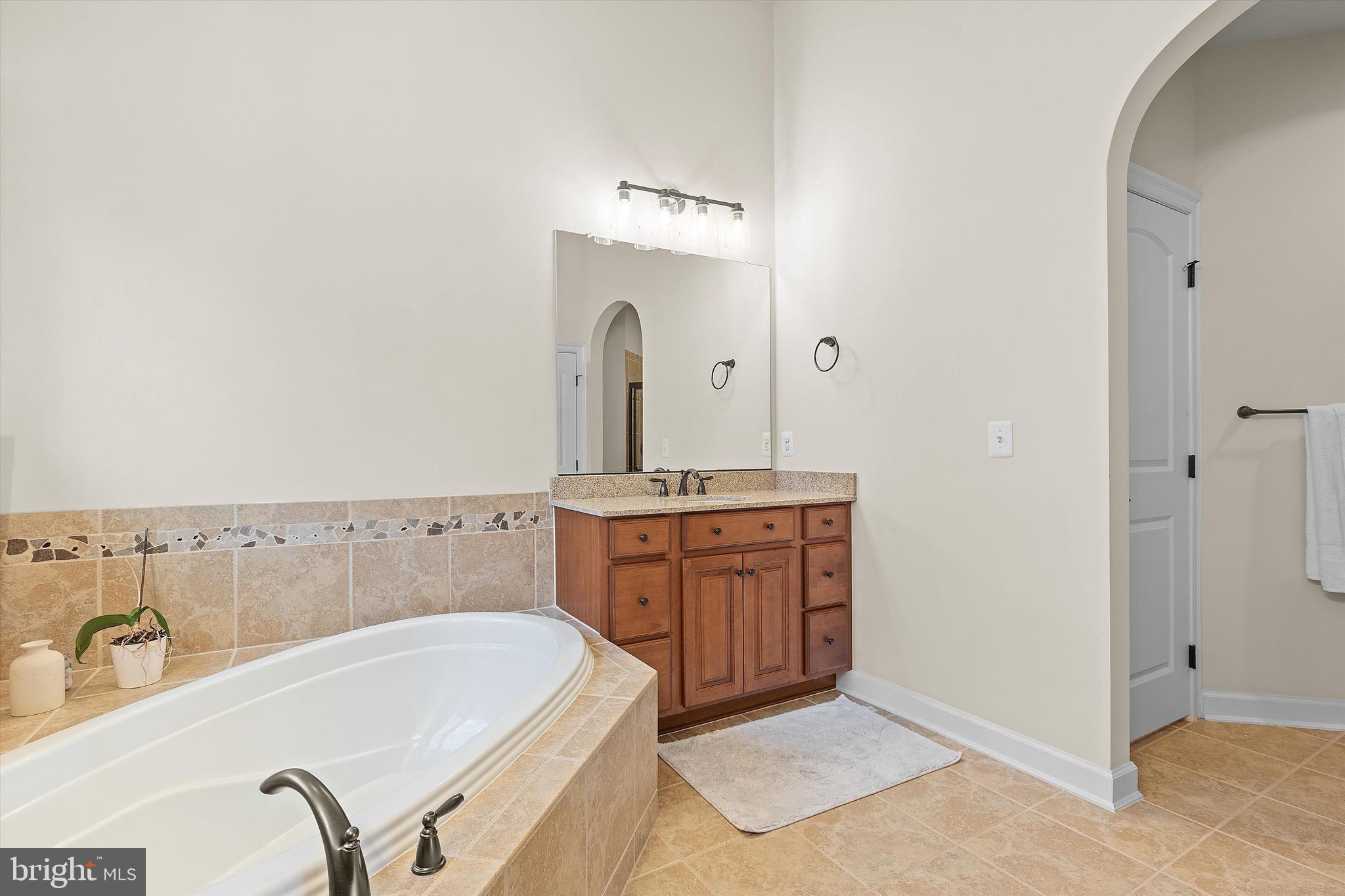 BURGUNDY WOODS - Residential