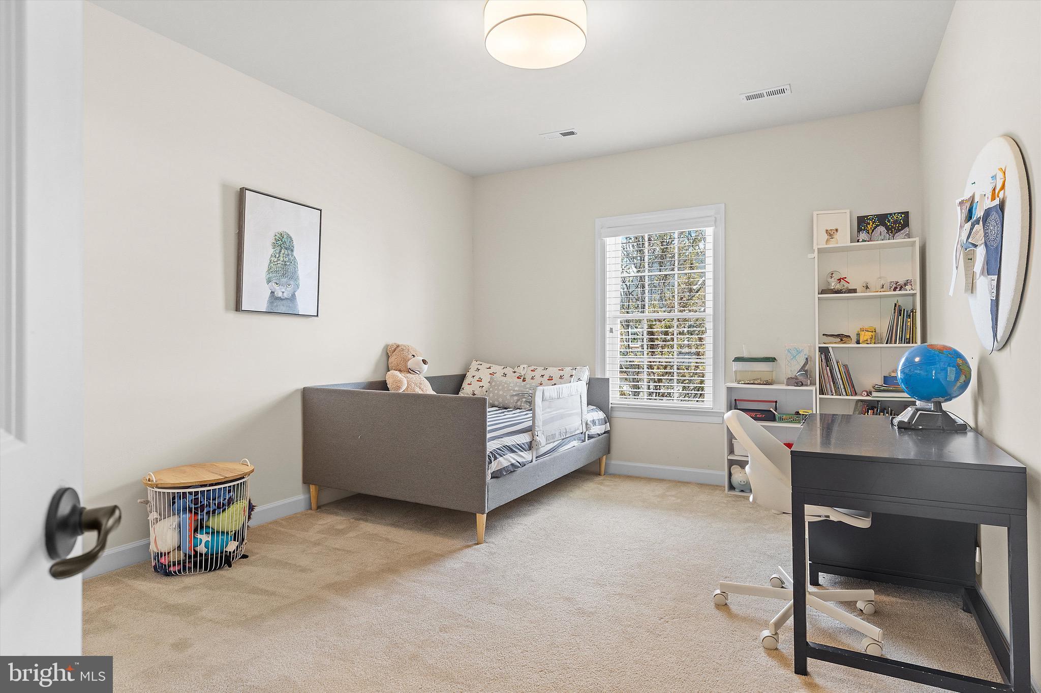 BURGUNDY WOODS - Residential