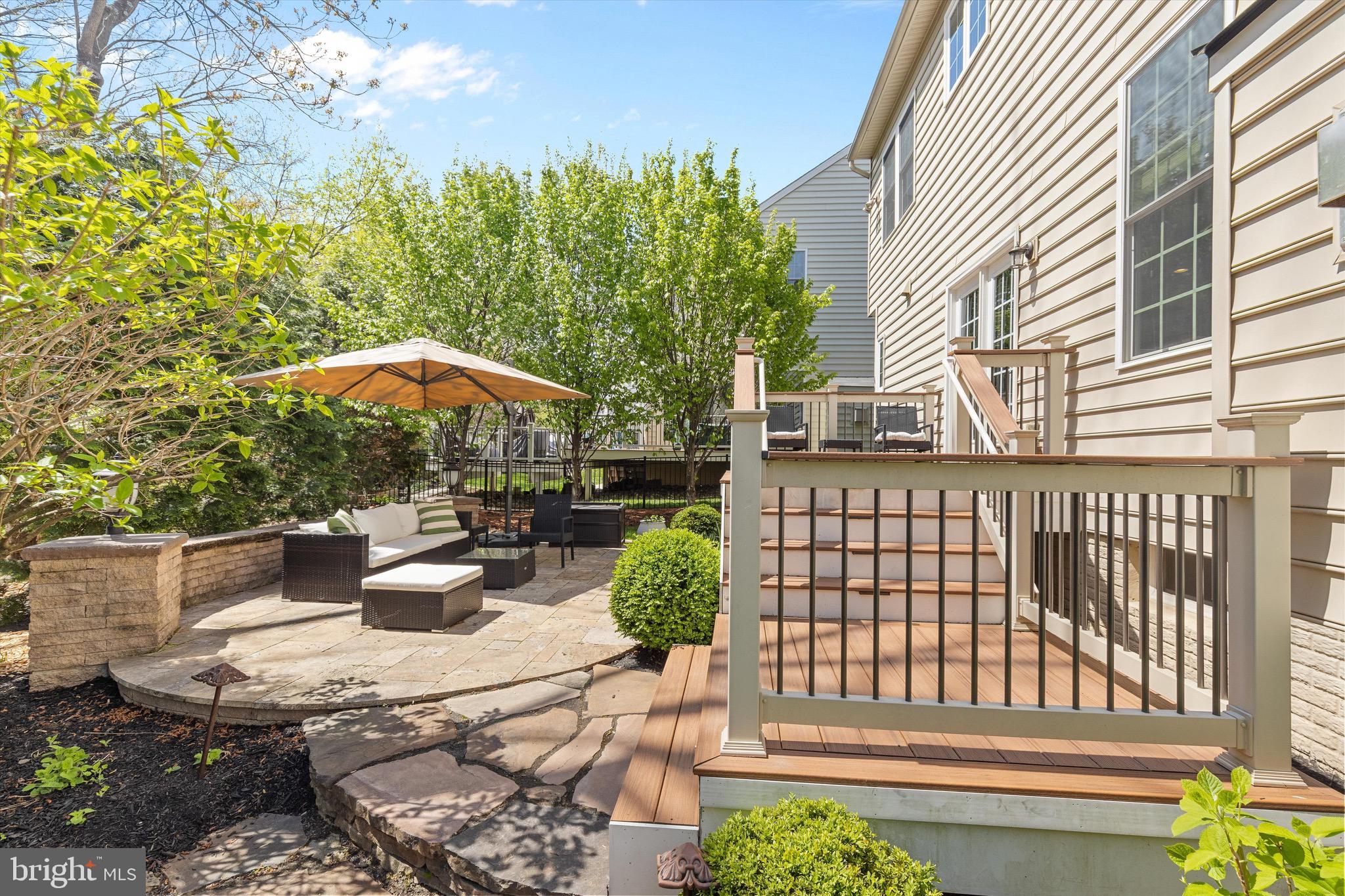 BURGUNDY WOODS - Residential