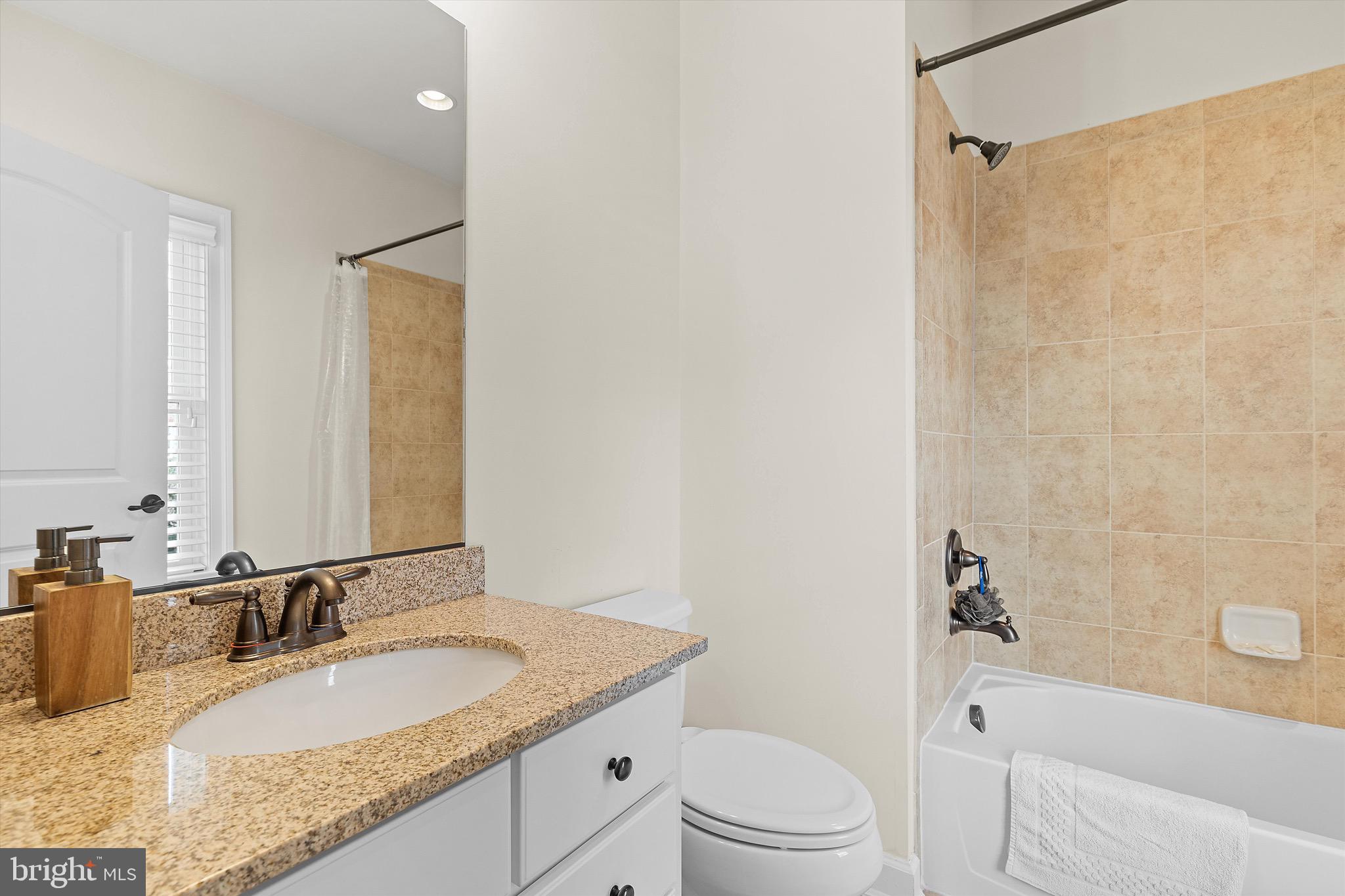 BURGUNDY WOODS - Residential