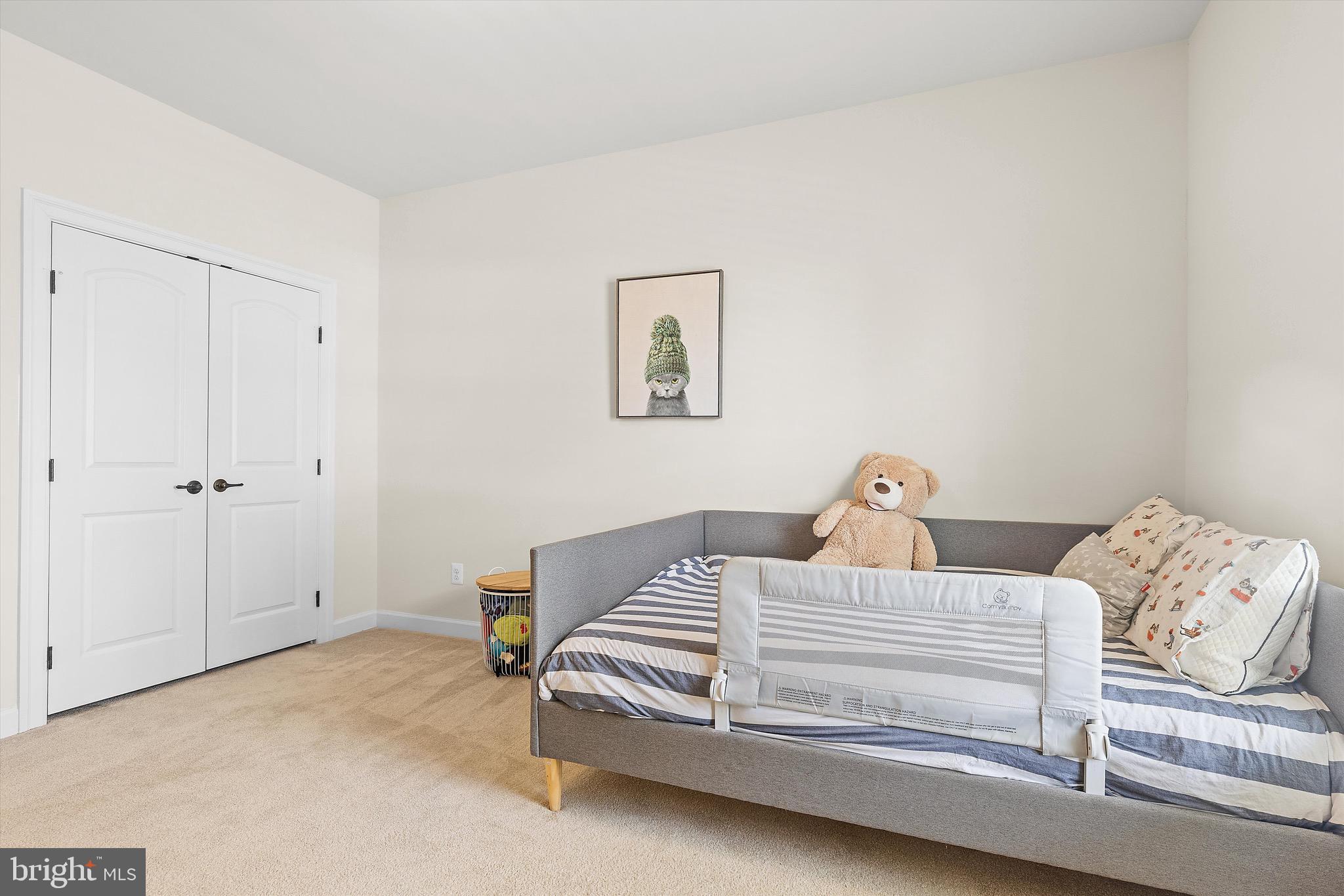 BURGUNDY WOODS - Residential