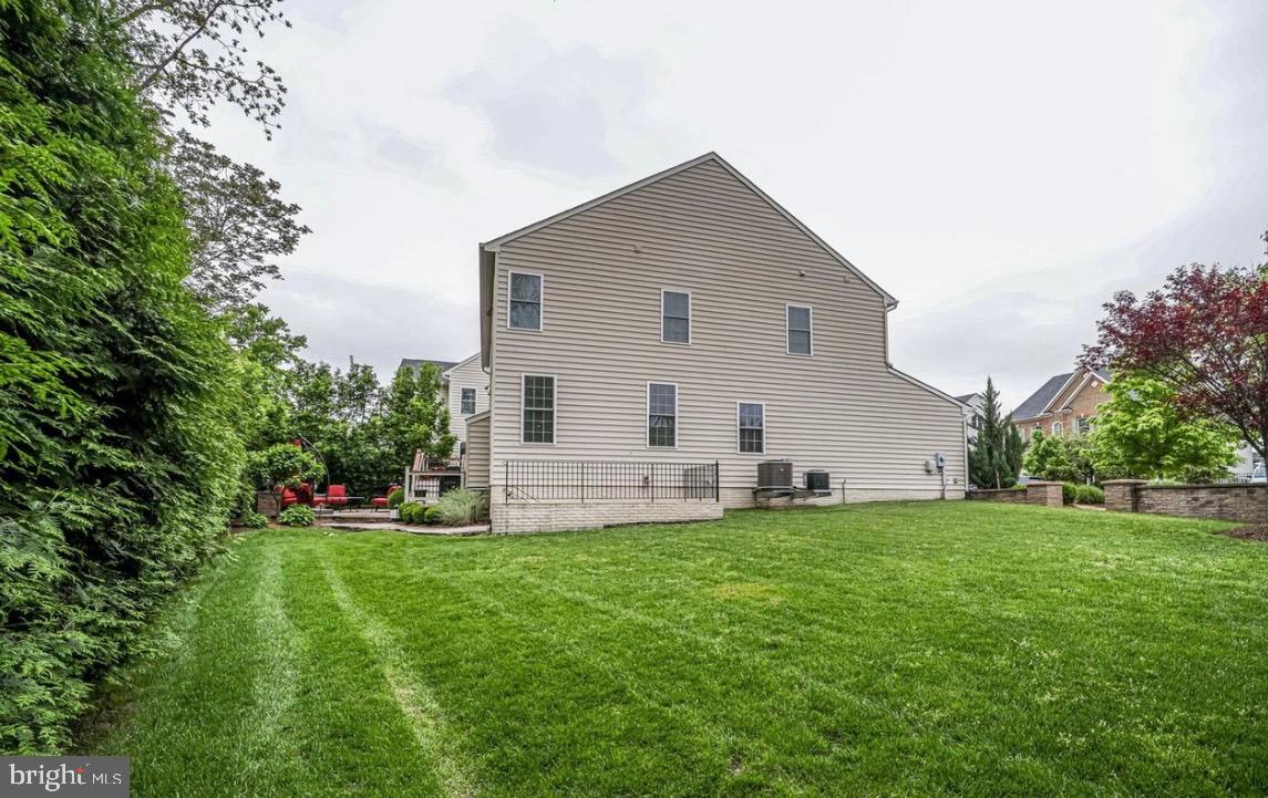 BURGUNDY WOODS - Residential