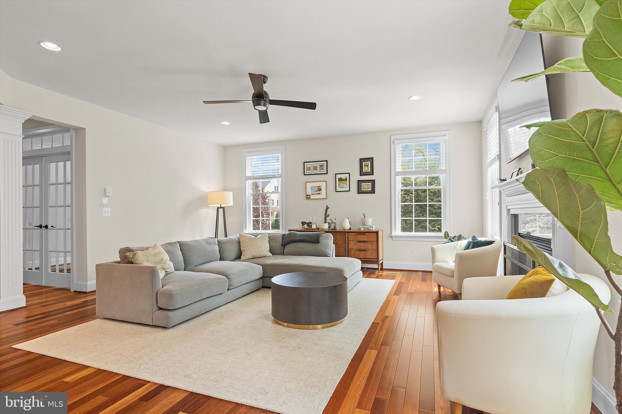 BURGUNDY WOODS - Residential