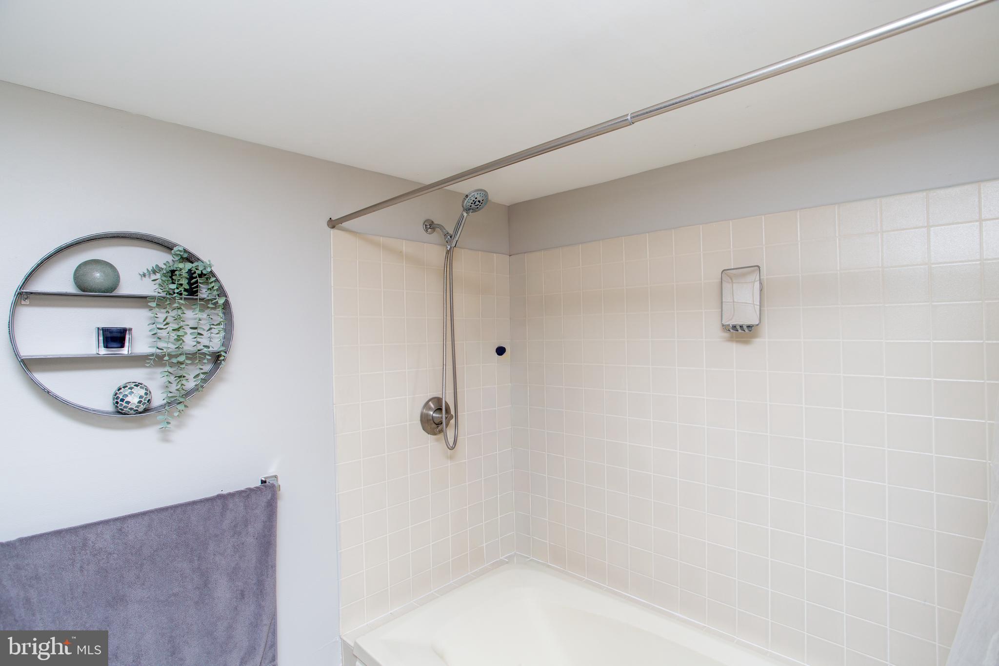 HAMPTON GREENS - Residential