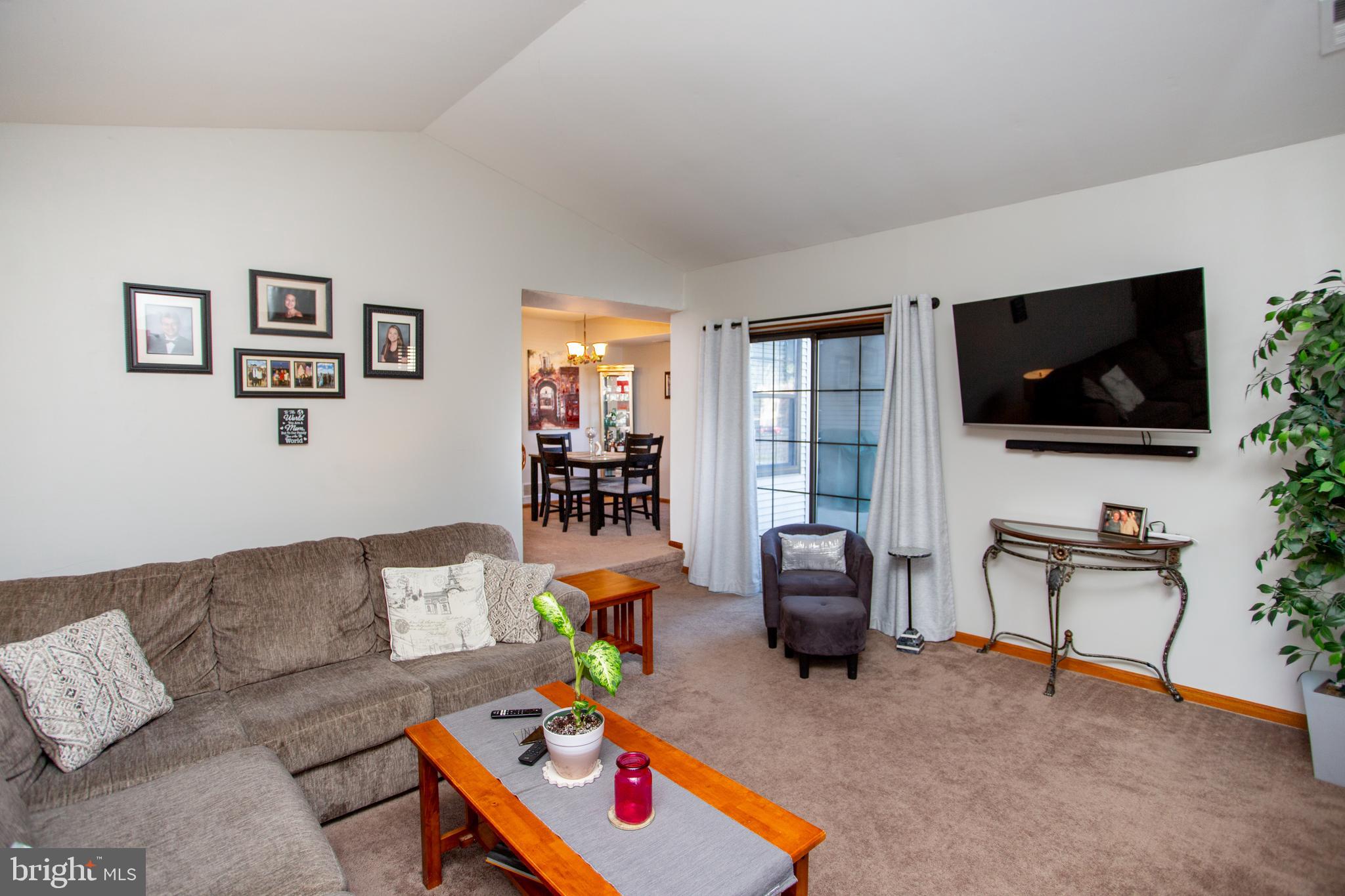 HAMPTON GREENS - Residential